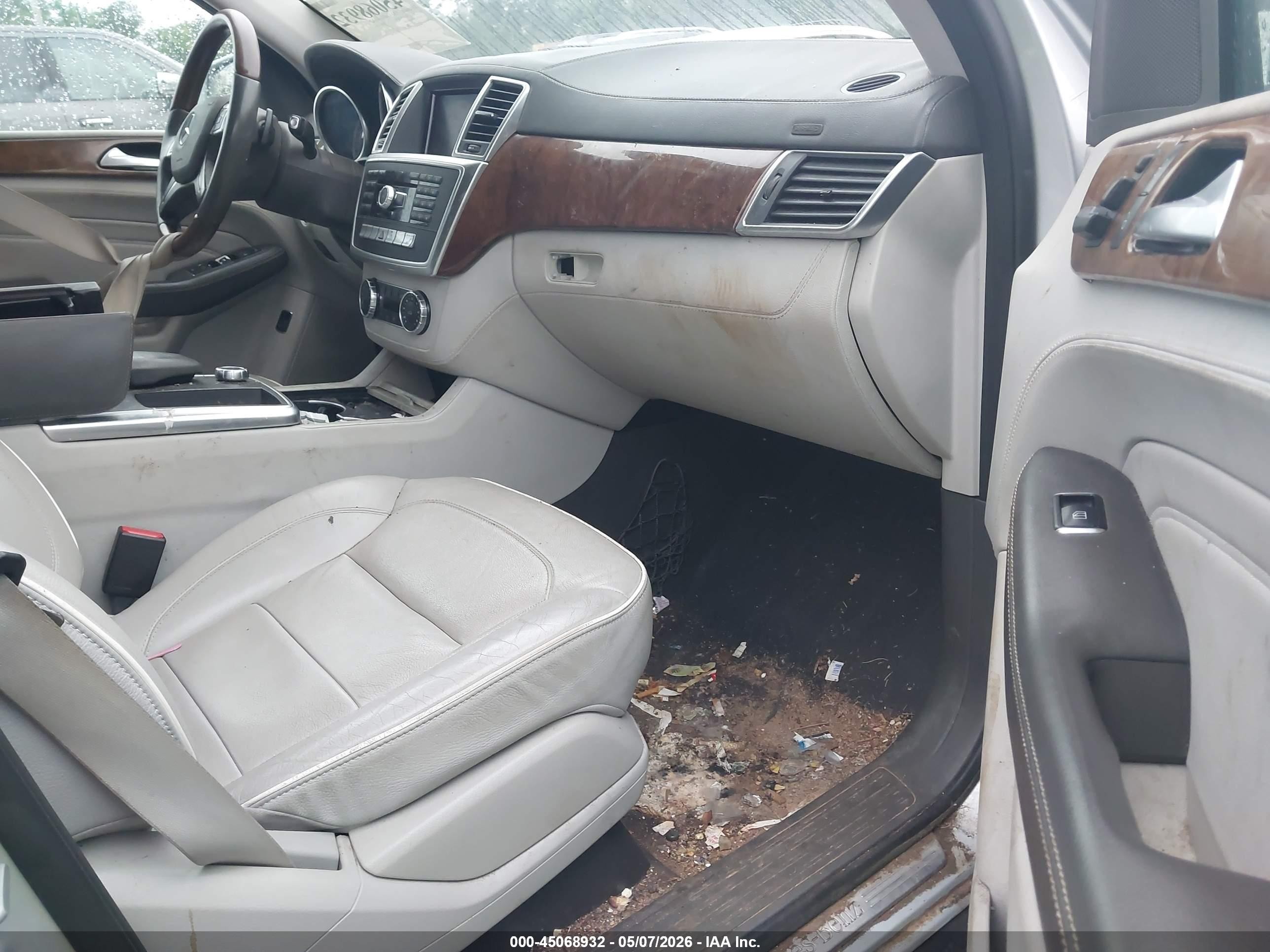 2013 Mercedes-benz Ml 550 4matic Серый vin: 4JGDA7DB7DA097857