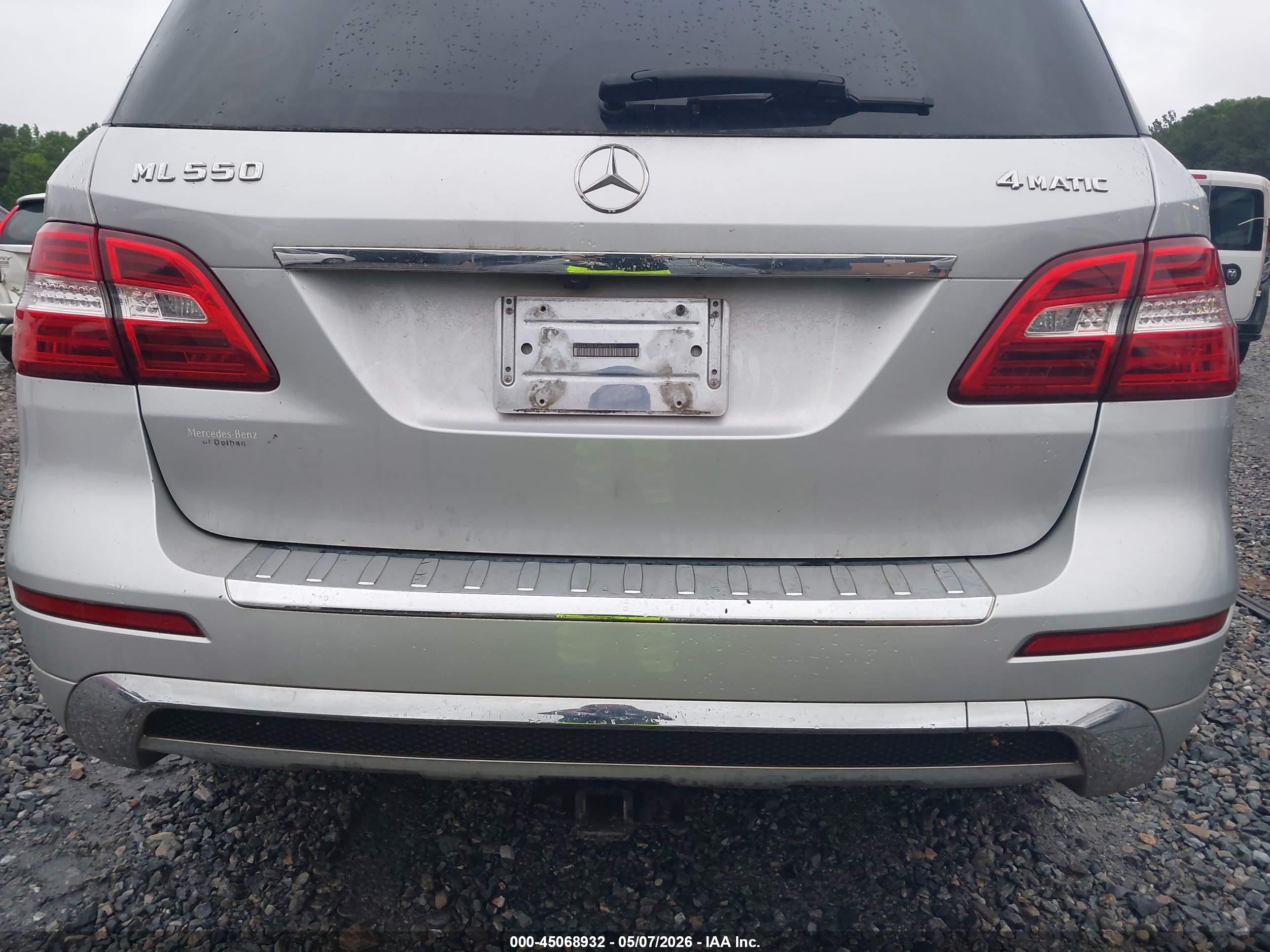 2013 Mercedes-benz Ml 550 4matic Серый vin: 4JGDA7DB7DA097857