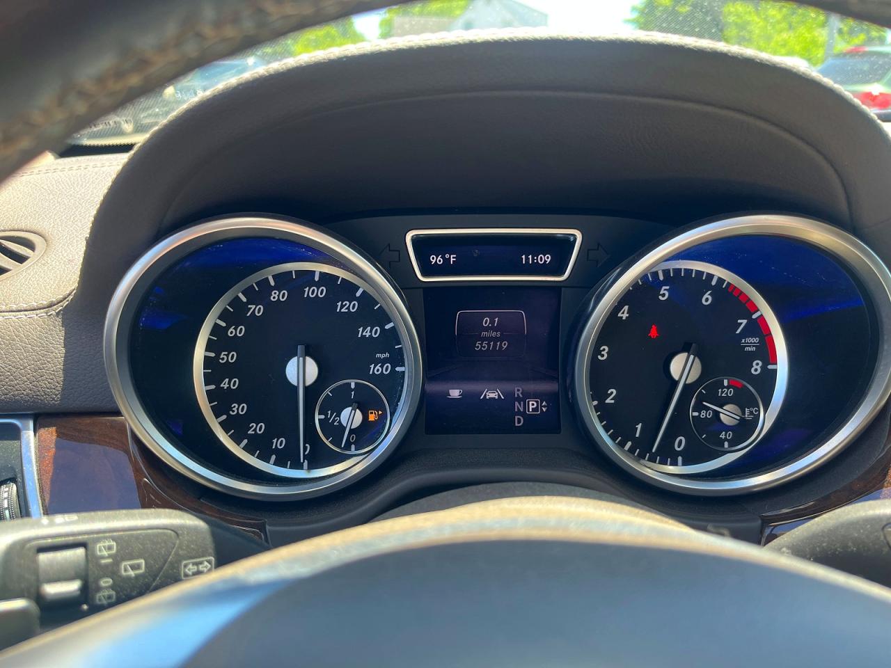 2013 Mercedes-benz Ml 550 4matic Белый vin: 4JGDA7DB8DA195571