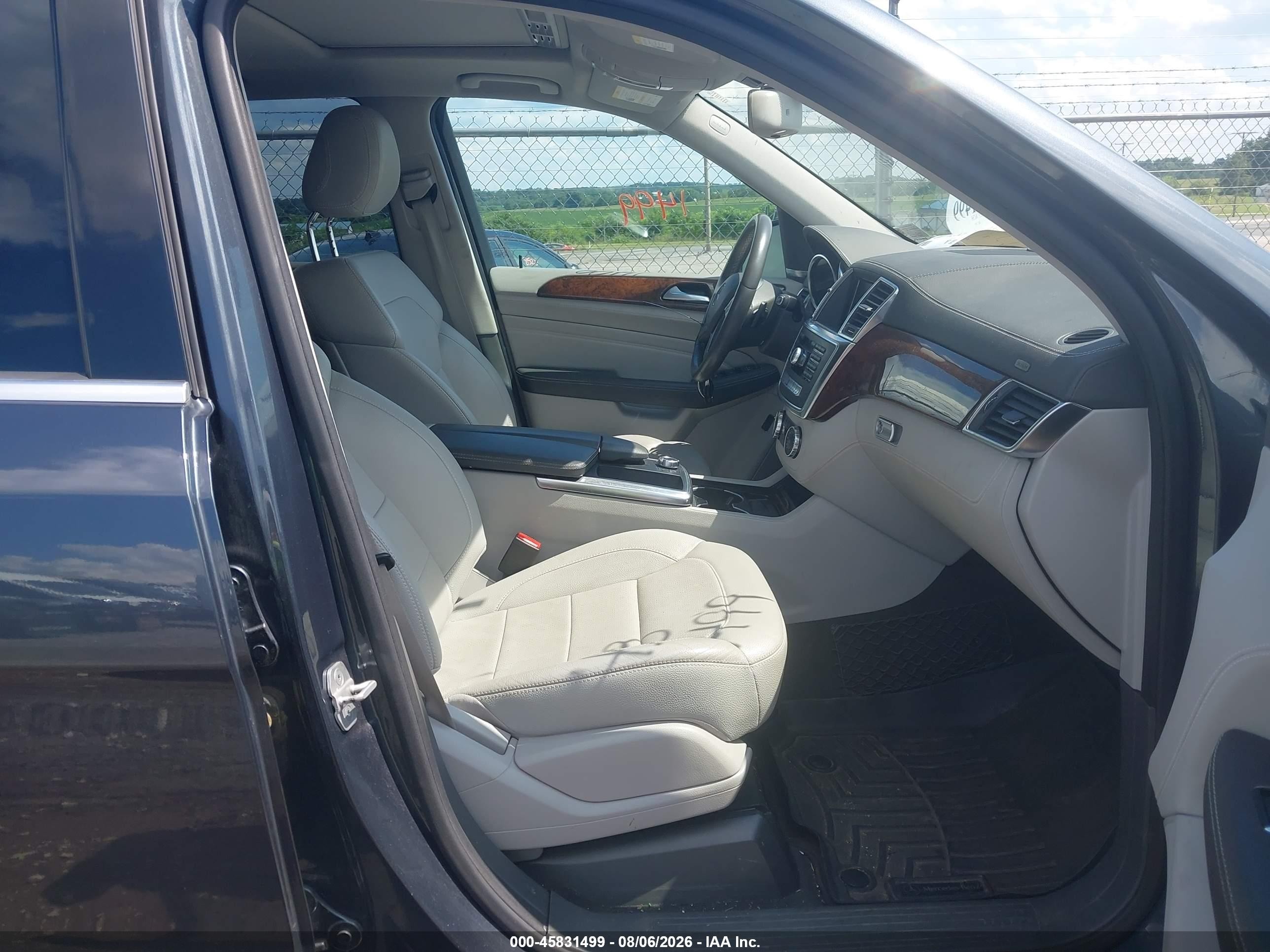 2014 Mercedes-benz Ml 550 4matic Blue vin: 4JGDA7DB8EA419388