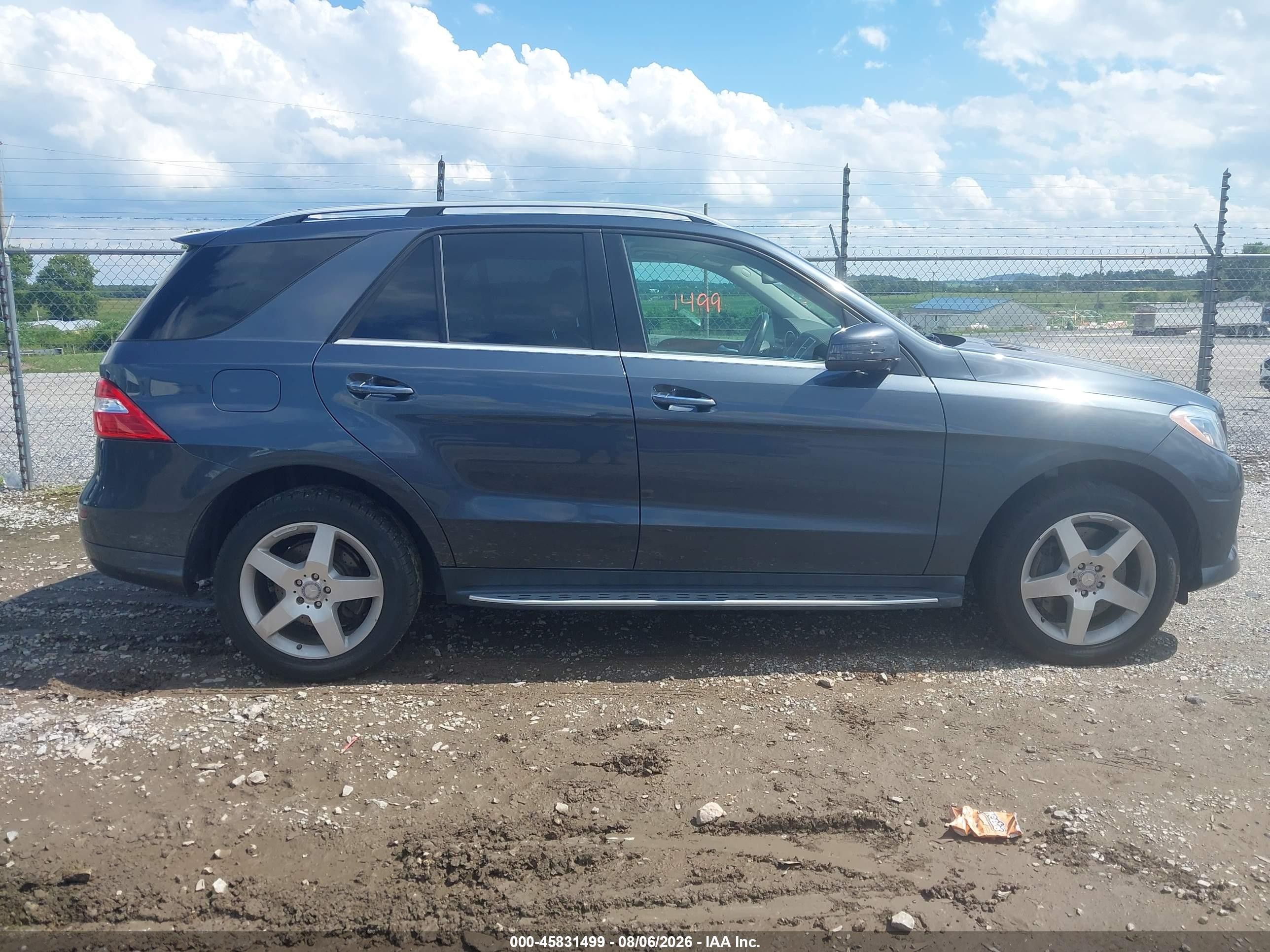 2014 Mercedes-benz Ml 550 4matic Blue vin: 4JGDA7DB8EA419388