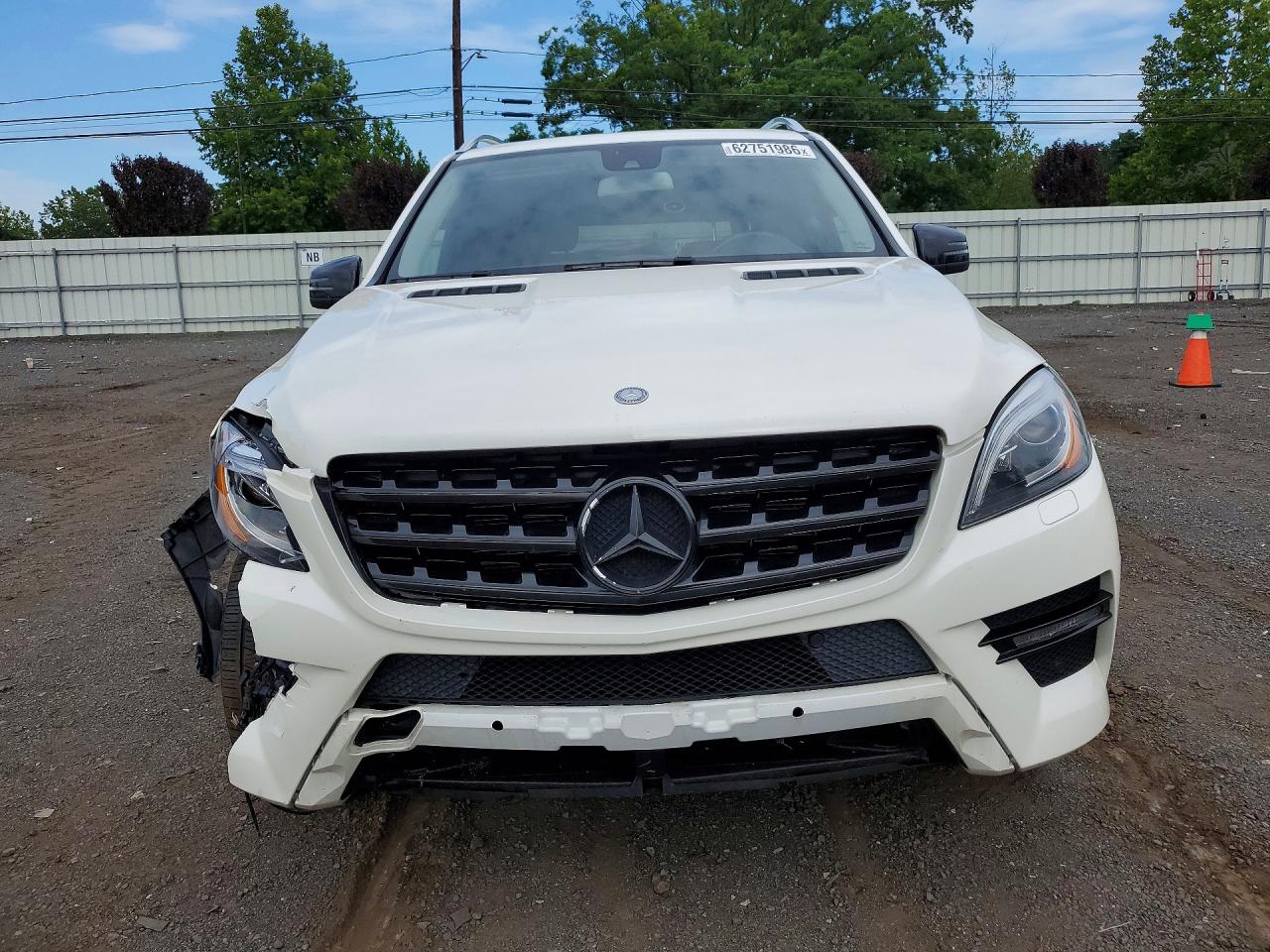 2013 Mercedes-benz Ml 550 4matic White vin: 4JGDA7DB9DA151921