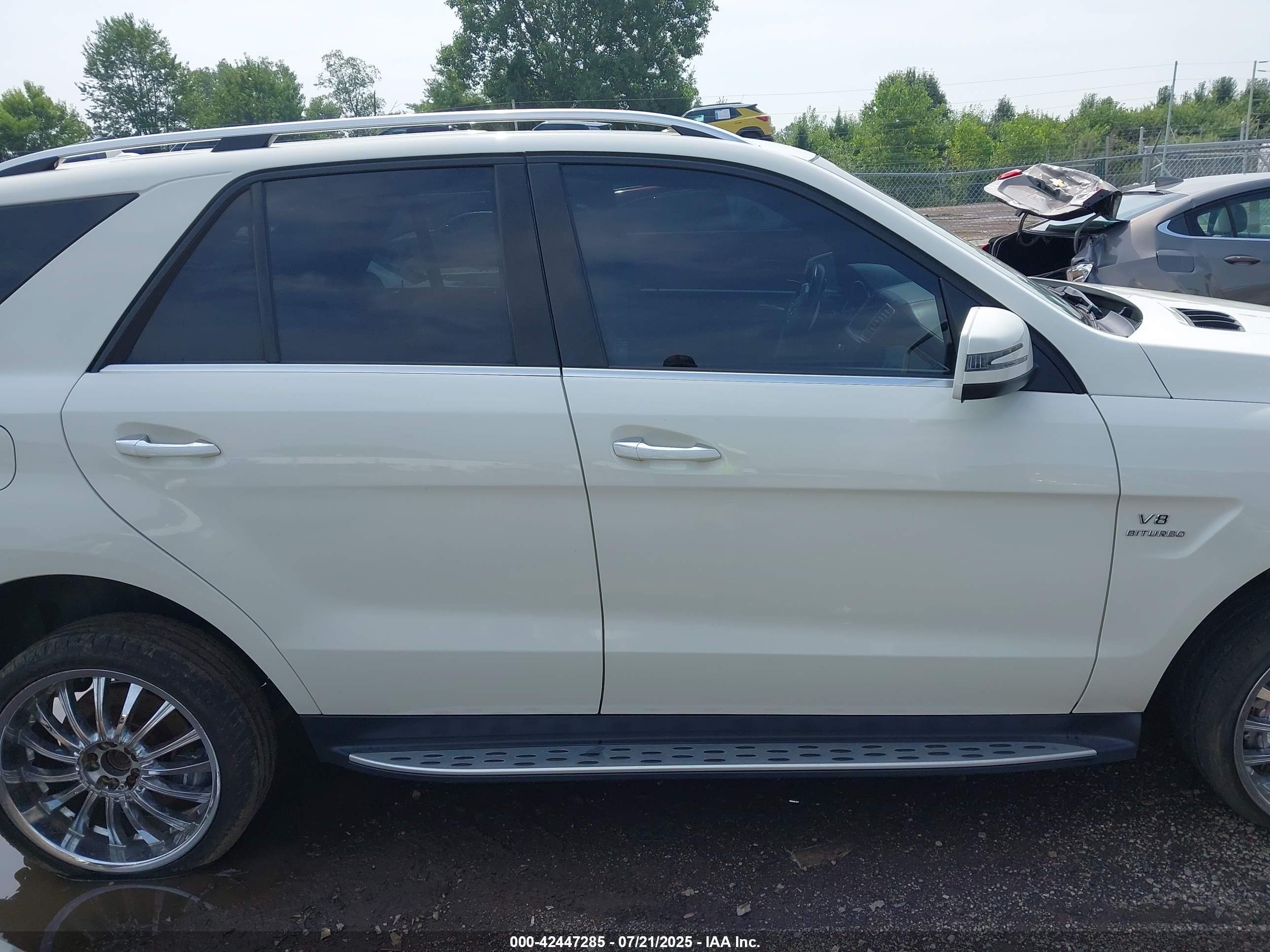 2012 Mercedes-benz Ml 63 Amg 4matic Белый vin: 4JGDA7EB1CA051616