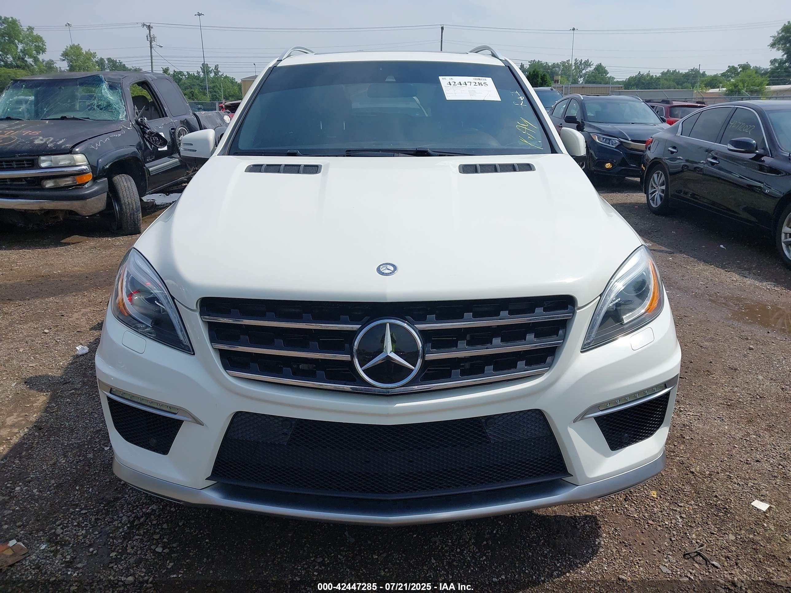 2012 Mercedes-benz Ml 63 Amg 4matic Белый vin: 4JGDA7EB1CA051616