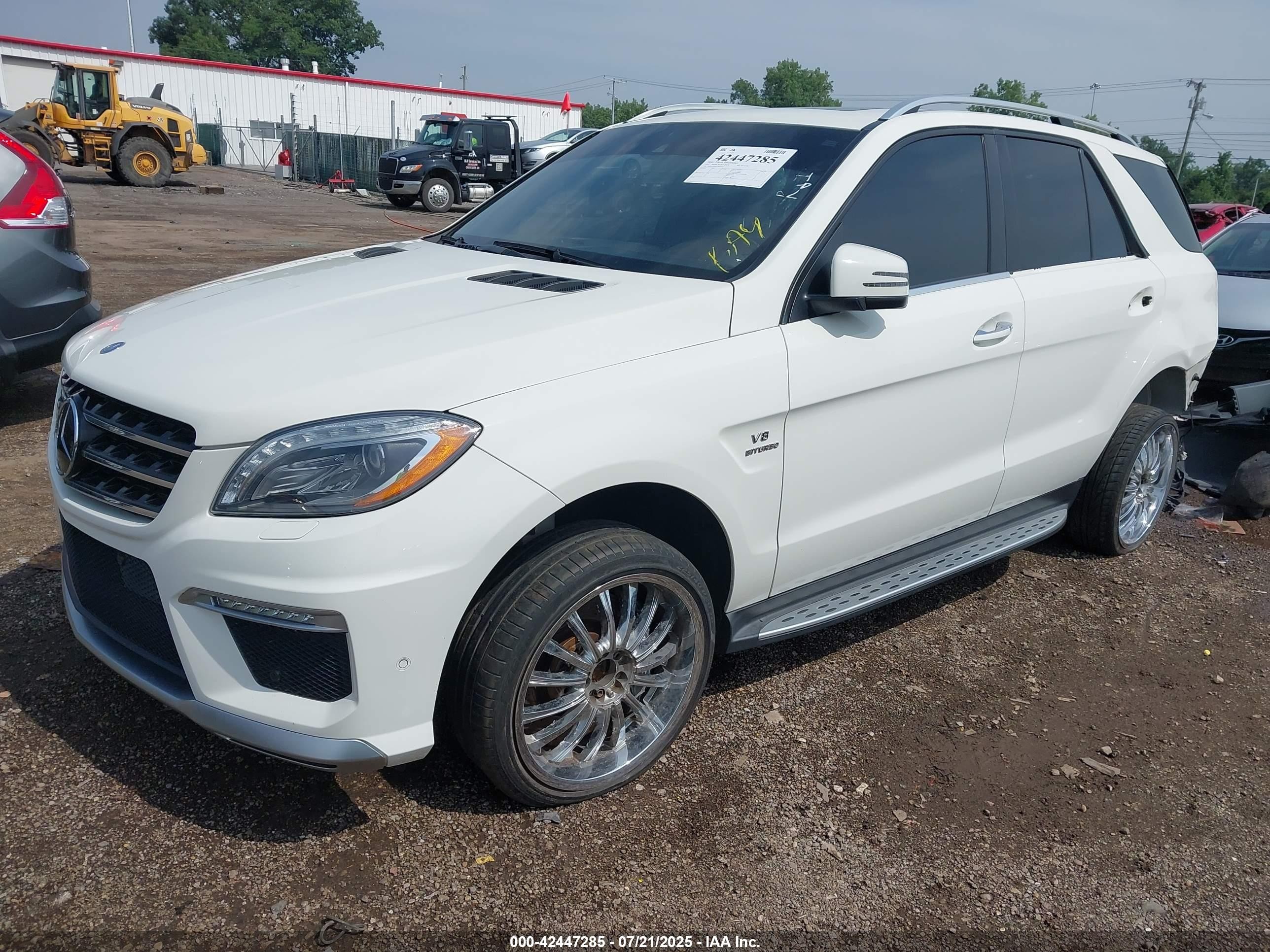 2012 Mercedes-benz Ml 63 Amg 4matic Белый vin: 4JGDA7EB1CA051616