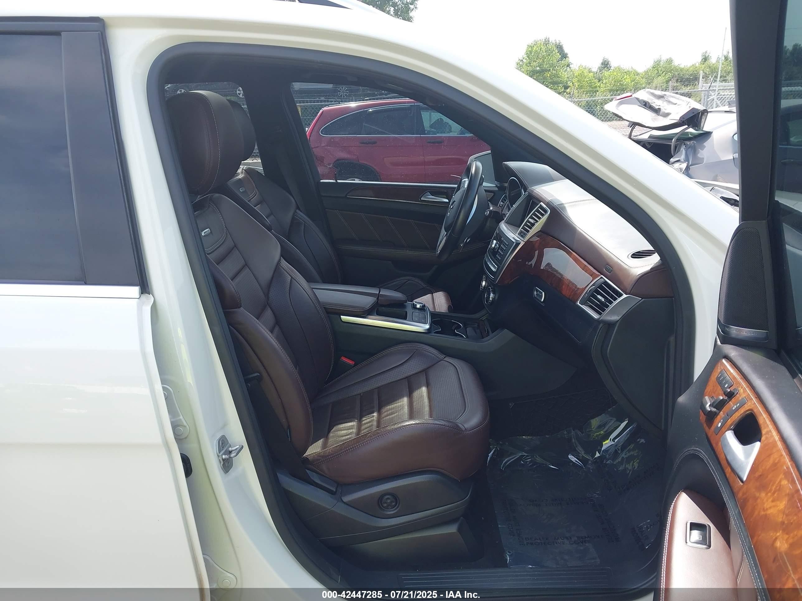 2012 Mercedes-benz Ml 63 Amg 4matic Белый vin: 4JGDA7EB1CA051616