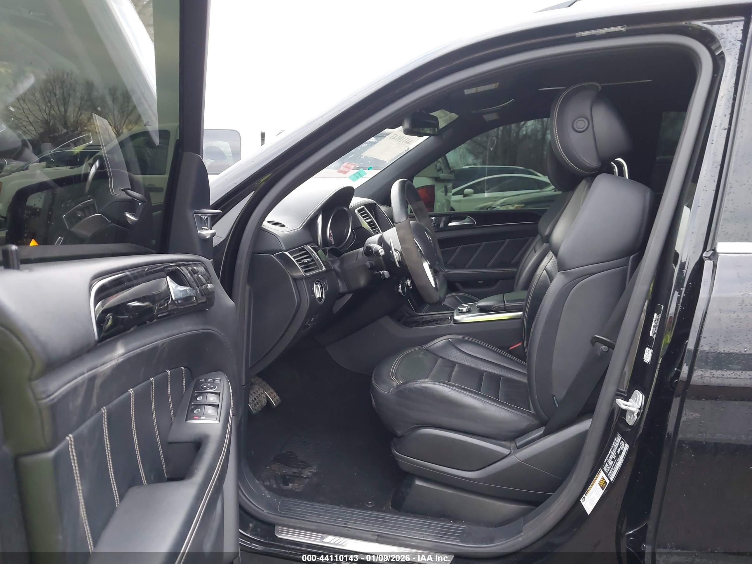 2015 Mercedes-benz Ml 63 Amg 4matic Черный vin: 4JGDA7EB2FA538652