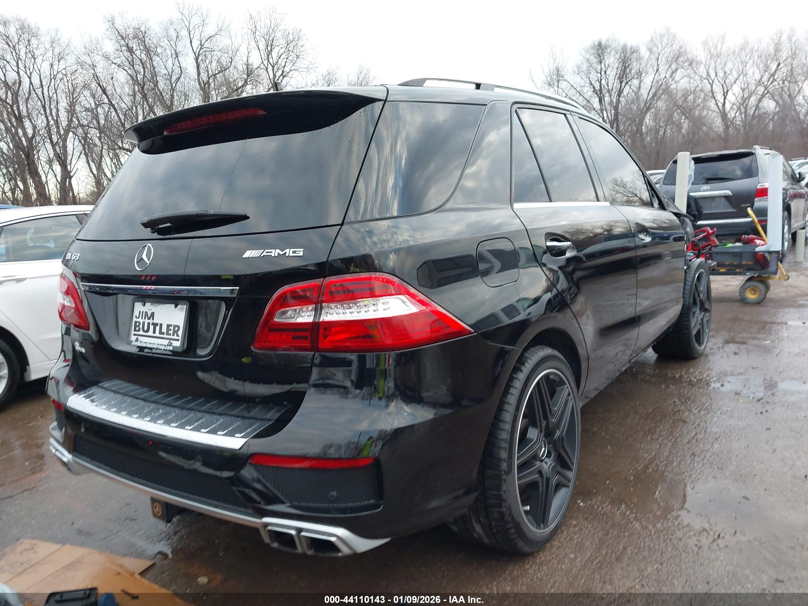 2015 Mercedes-benz Ml 63 Amg 4matic Черный vin: 4JGDA7EB2FA538652