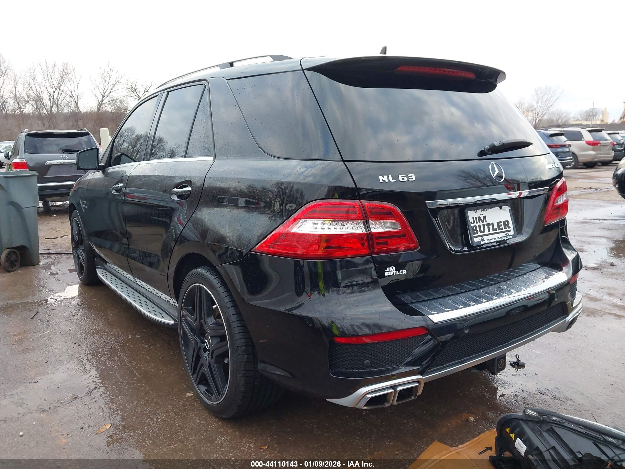 2015 Mercedes-benz Ml 63 Amg 4matic Черный vin: 4JGDA7EB2FA538652