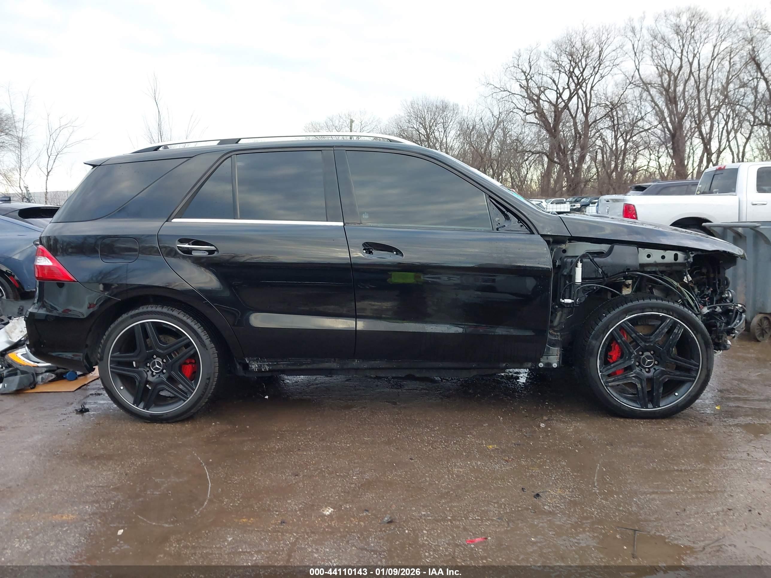 2015 Mercedes-benz Ml 63 Amg 4matic Черный vin: 4JGDA7EB2FA538652