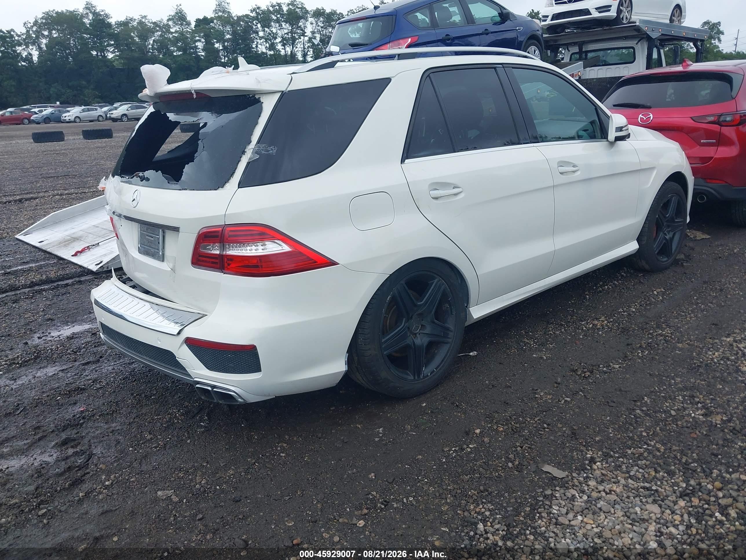 2012 Mercedes-benz Ml 63 Amg 4matic Белый vin: 4JGDA7EB3CA043792