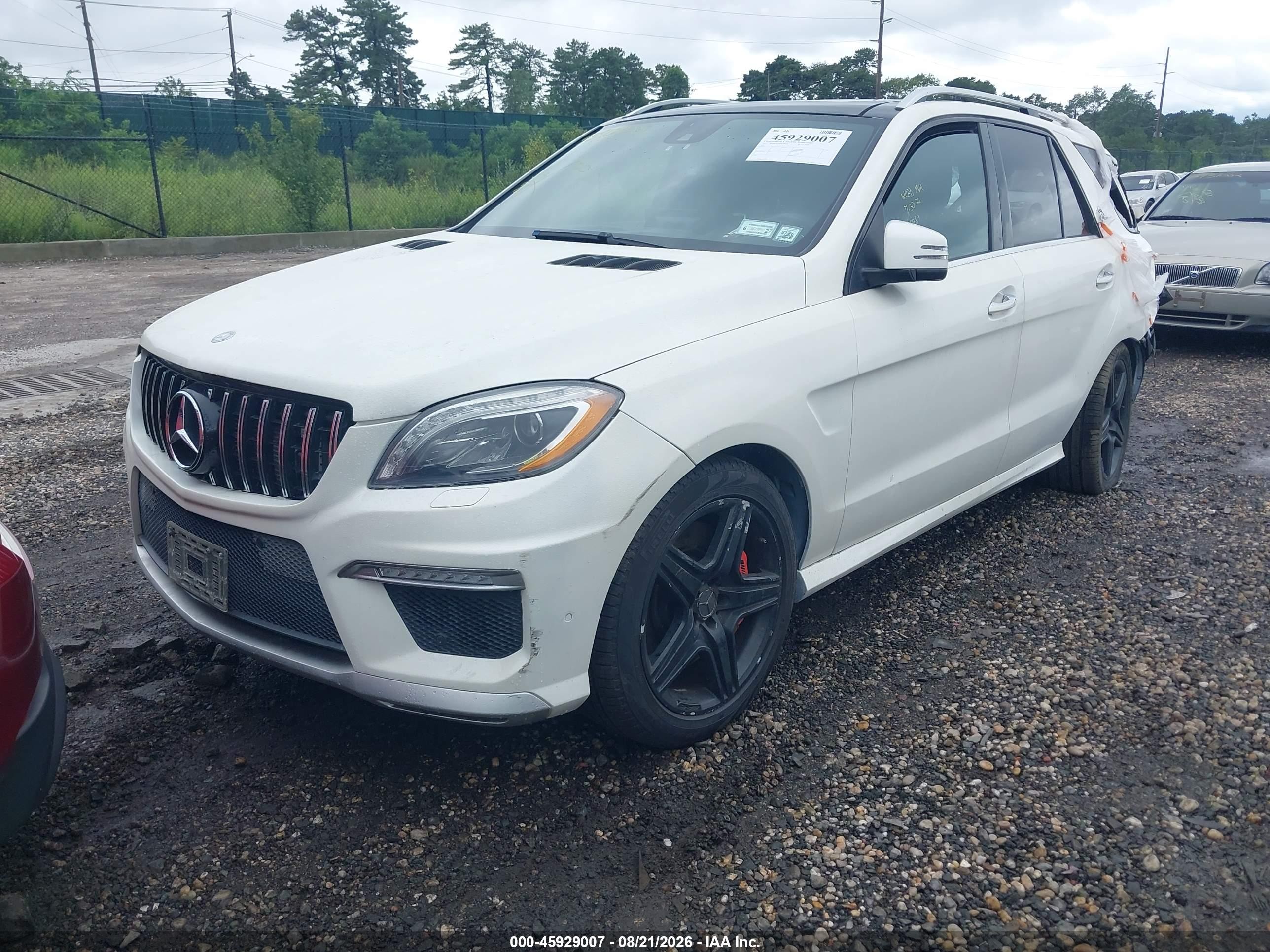 2012 Mercedes-benz Ml 63 Amg 4matic Белый vin: 4JGDA7EB3CA043792