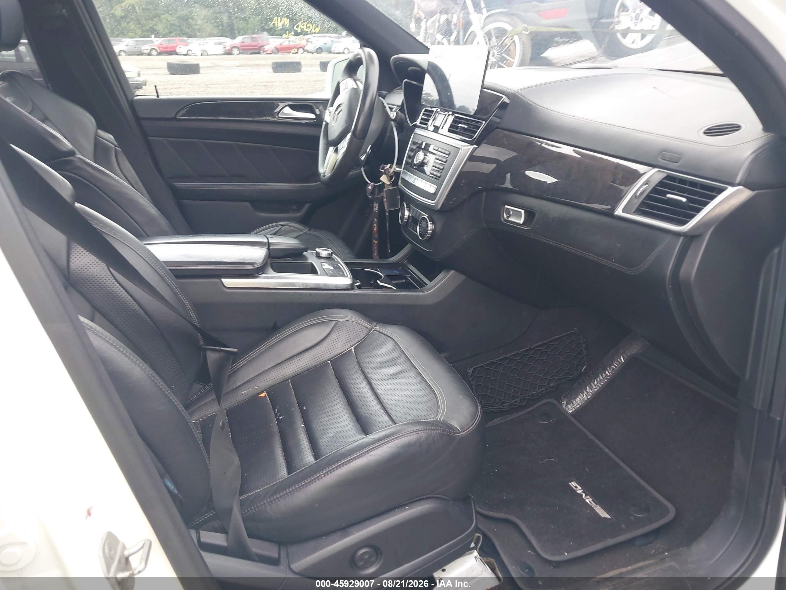 2012 Mercedes-benz Ml 63 Amg 4matic Белый vin: 4JGDA7EB3CA043792