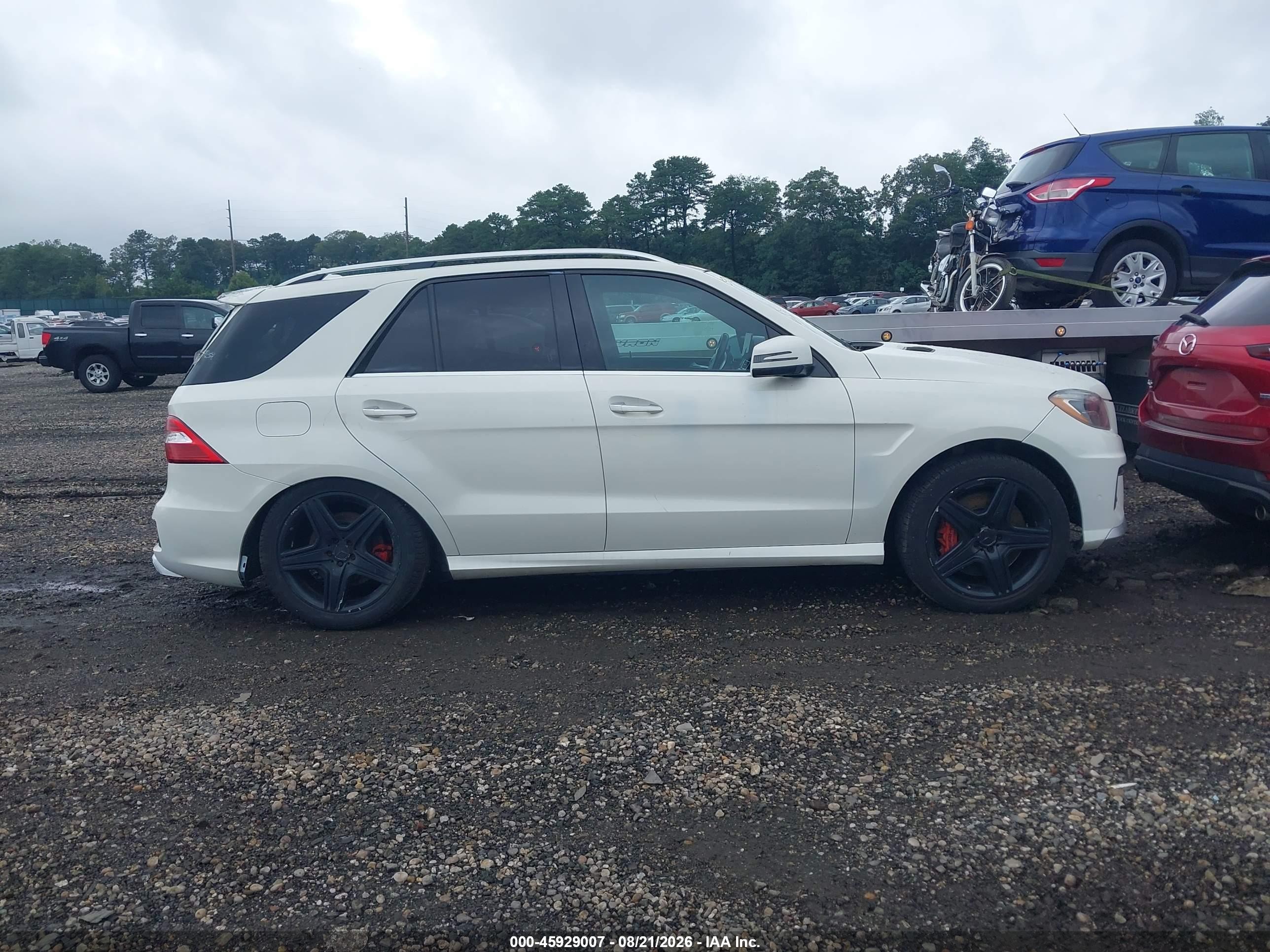 2012 Mercedes-benz Ml 63 Amg 4matic Белый vin: 4JGDA7EB3CA043792
