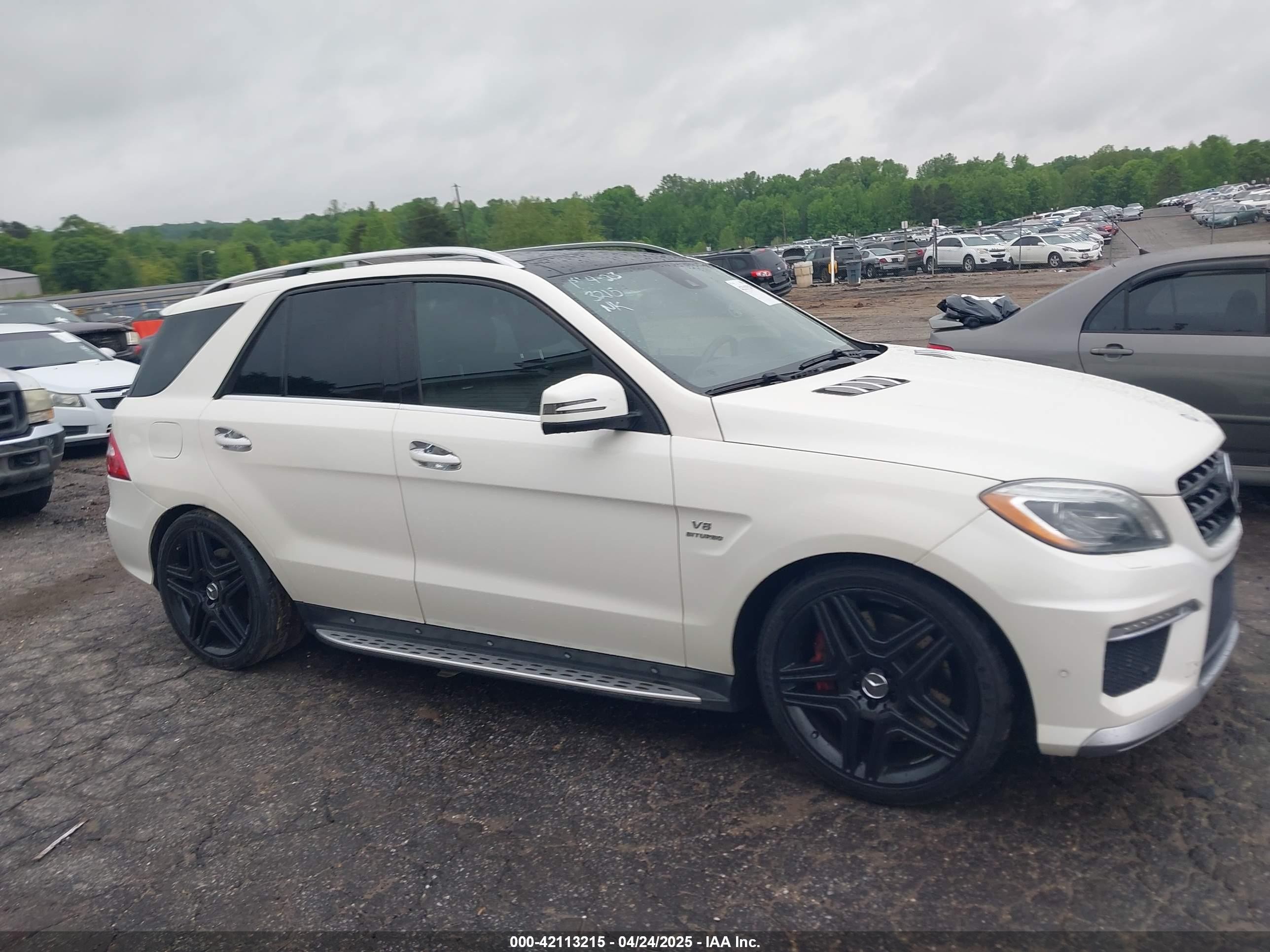 2014 Mercedes-benz Ml 63 Amg 4matic Белый vin: 4JGDA7EB3EA350480