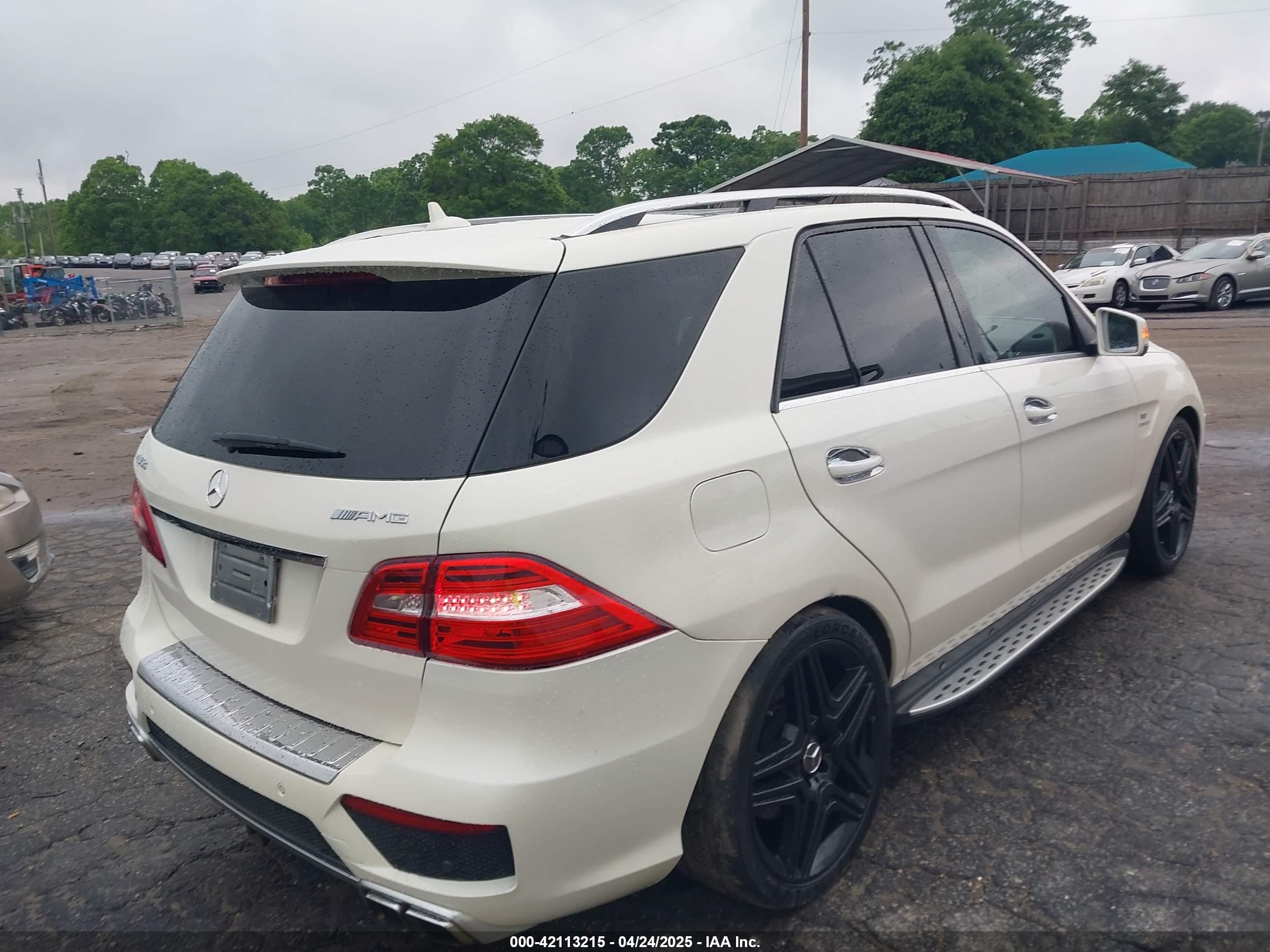 2014 Mercedes-benz Ml 63 Amg 4matic Белый vin: 4JGDA7EB3EA350480