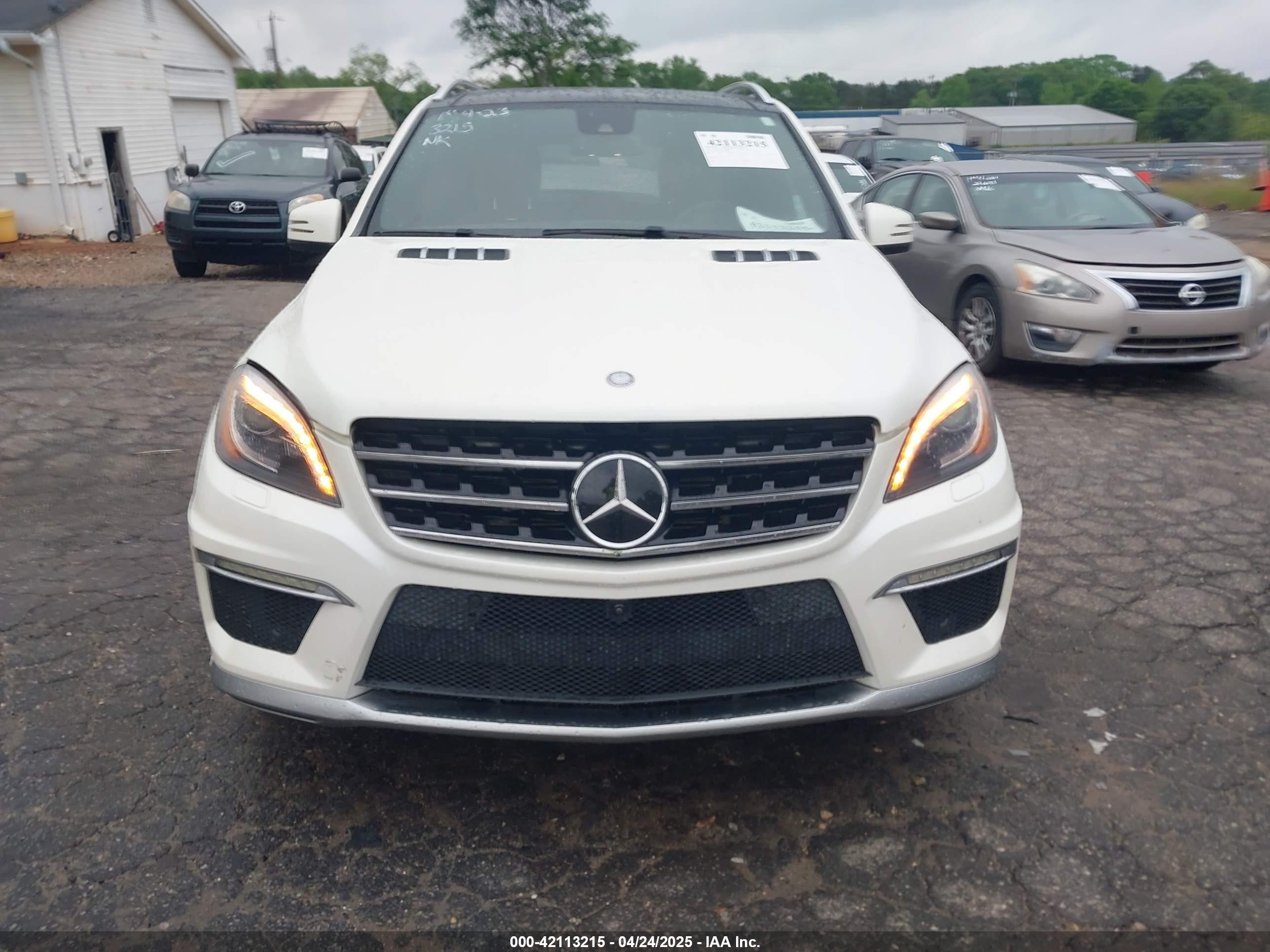2014 Mercedes-benz Ml 63 Amg 4matic Белый vin: 4JGDA7EB3EA350480