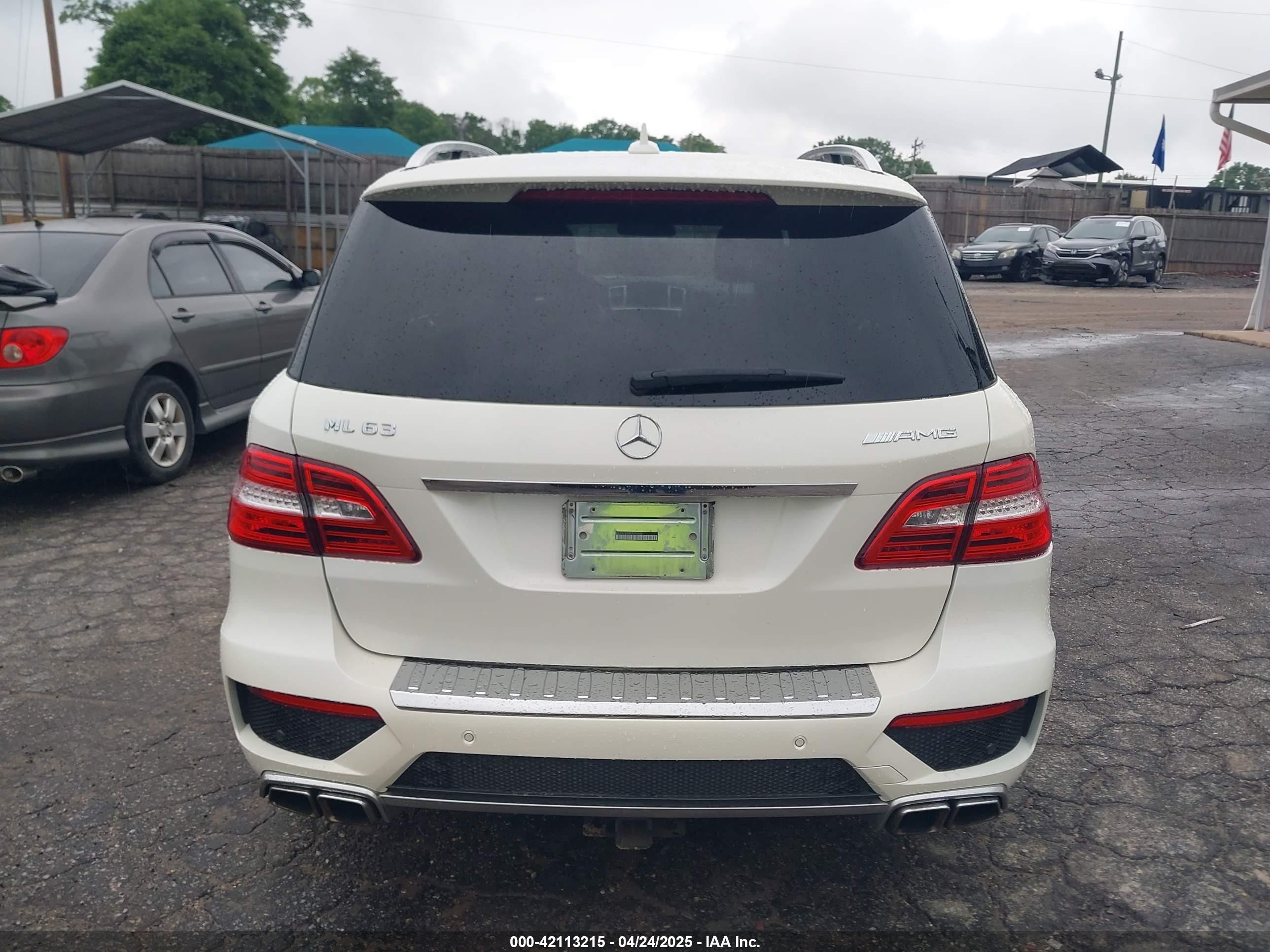 2014 Mercedes-benz Ml 63 Amg 4matic Белый vin: 4JGDA7EB3EA350480