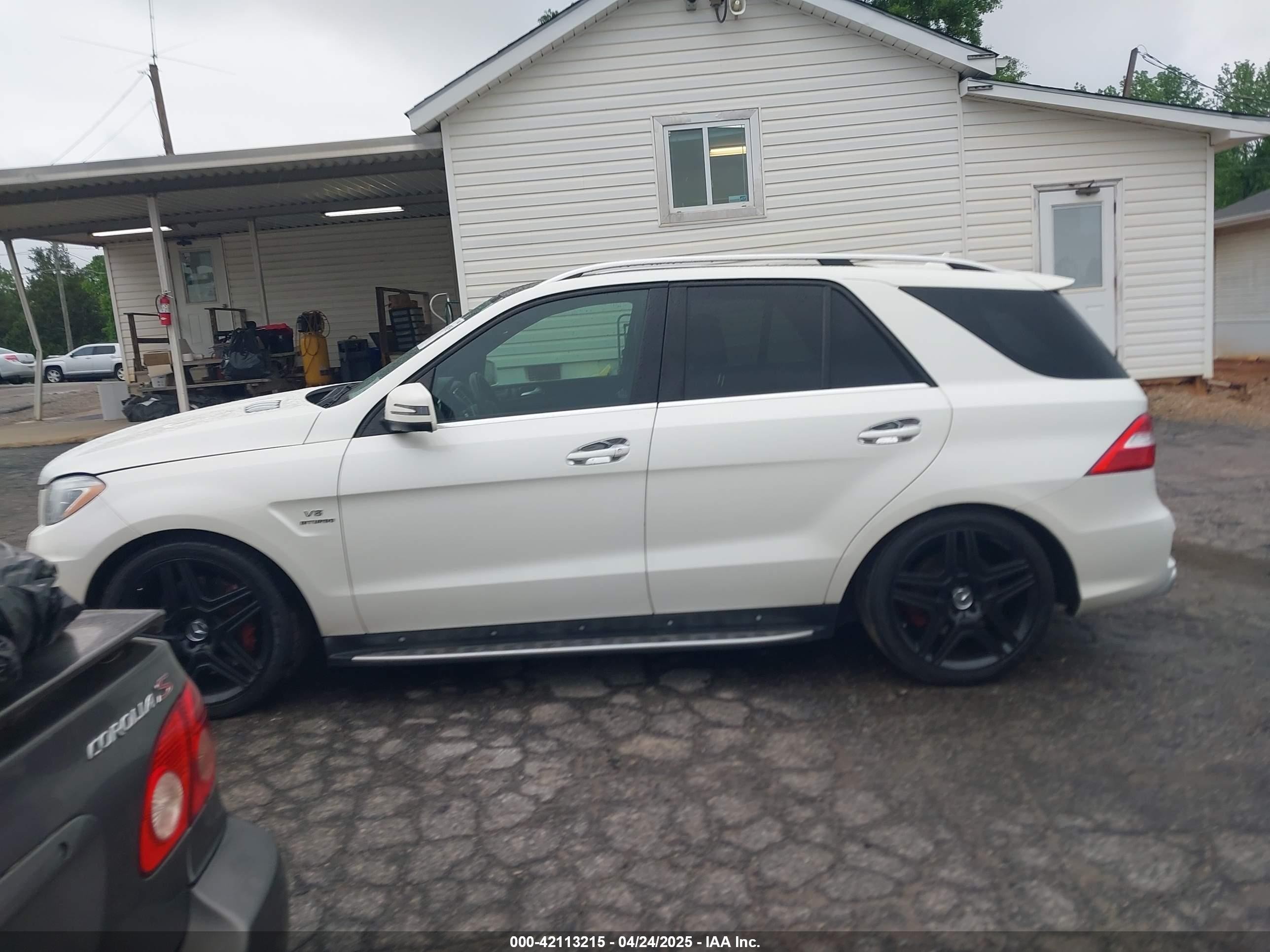 2014 Mercedes-benz Ml 63 Amg 4matic Белый vin: 4JGDA7EB3EA350480