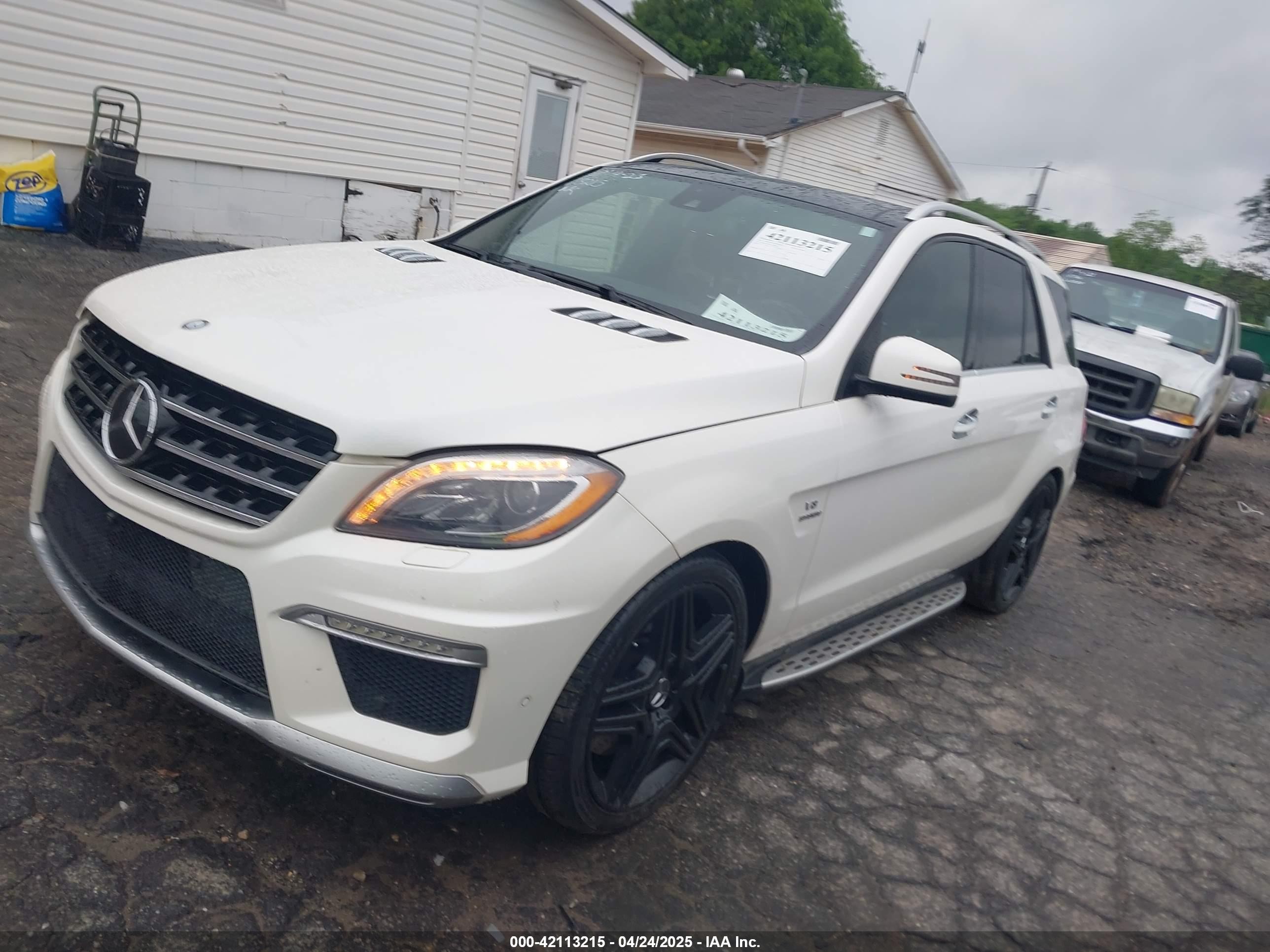 2014 Mercedes-benz Ml 63 Amg 4matic Белый vin: 4JGDA7EB3EA350480