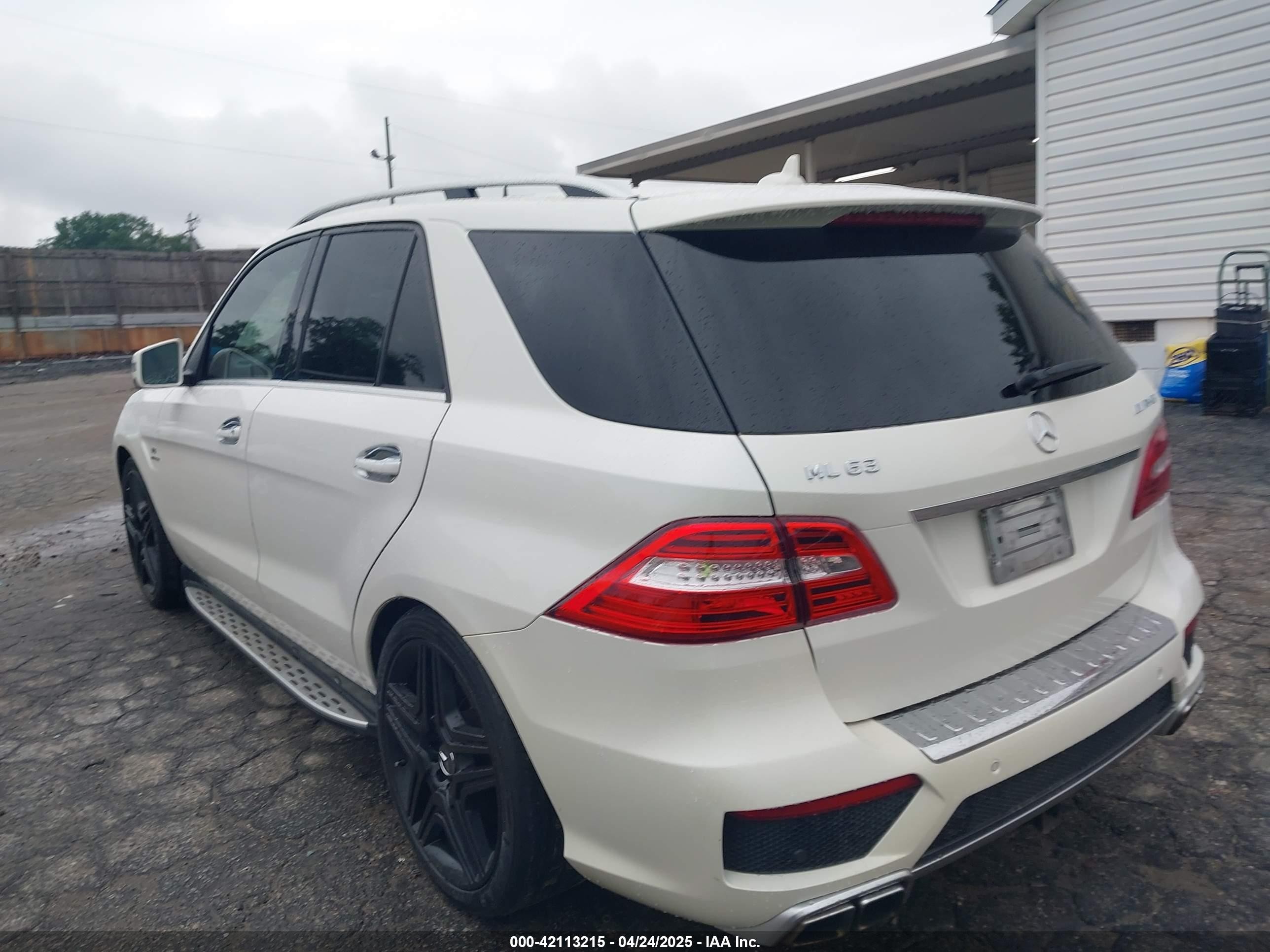 2014 Mercedes-benz Ml 63 Amg 4matic Белый vin: 4JGDA7EB3EA350480