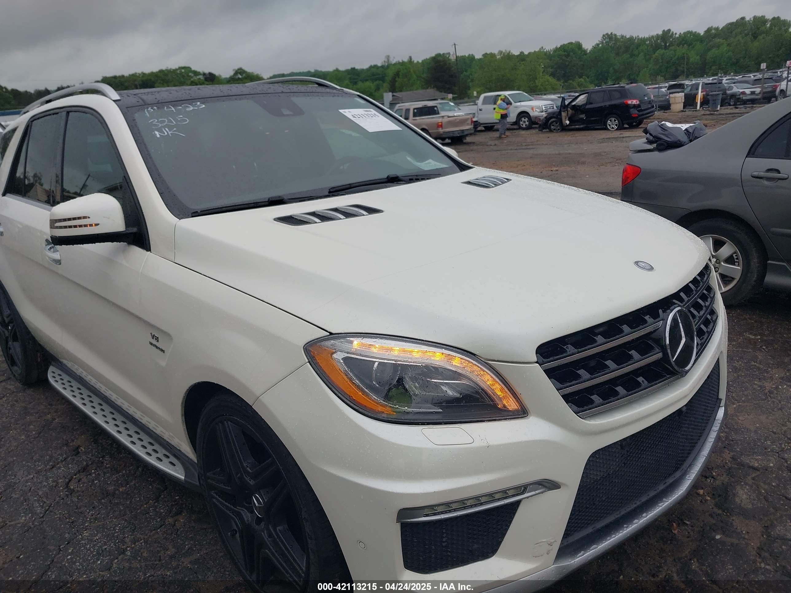 2014 Mercedes-benz Ml 63 Amg 4matic Белый vin: 4JGDA7EB3EA350480