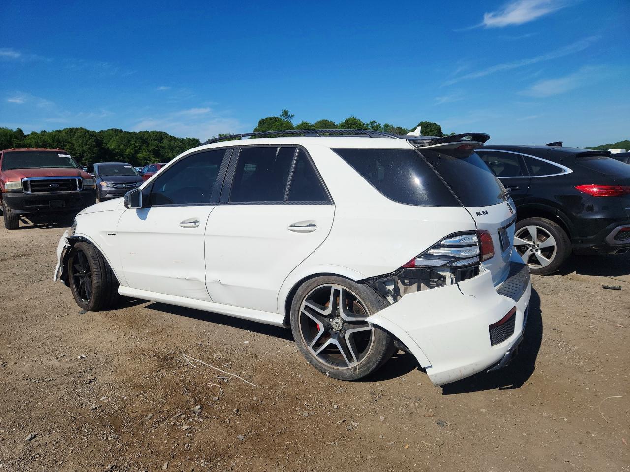 2015 Mercedes-benz Ml 63 Amg White vin: 4JGDA7EB5FA484215