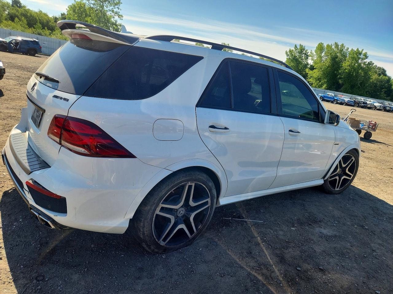 2015 Mercedes-benz Ml 63 Amg White vin: 4JGDA7EB5FA484215