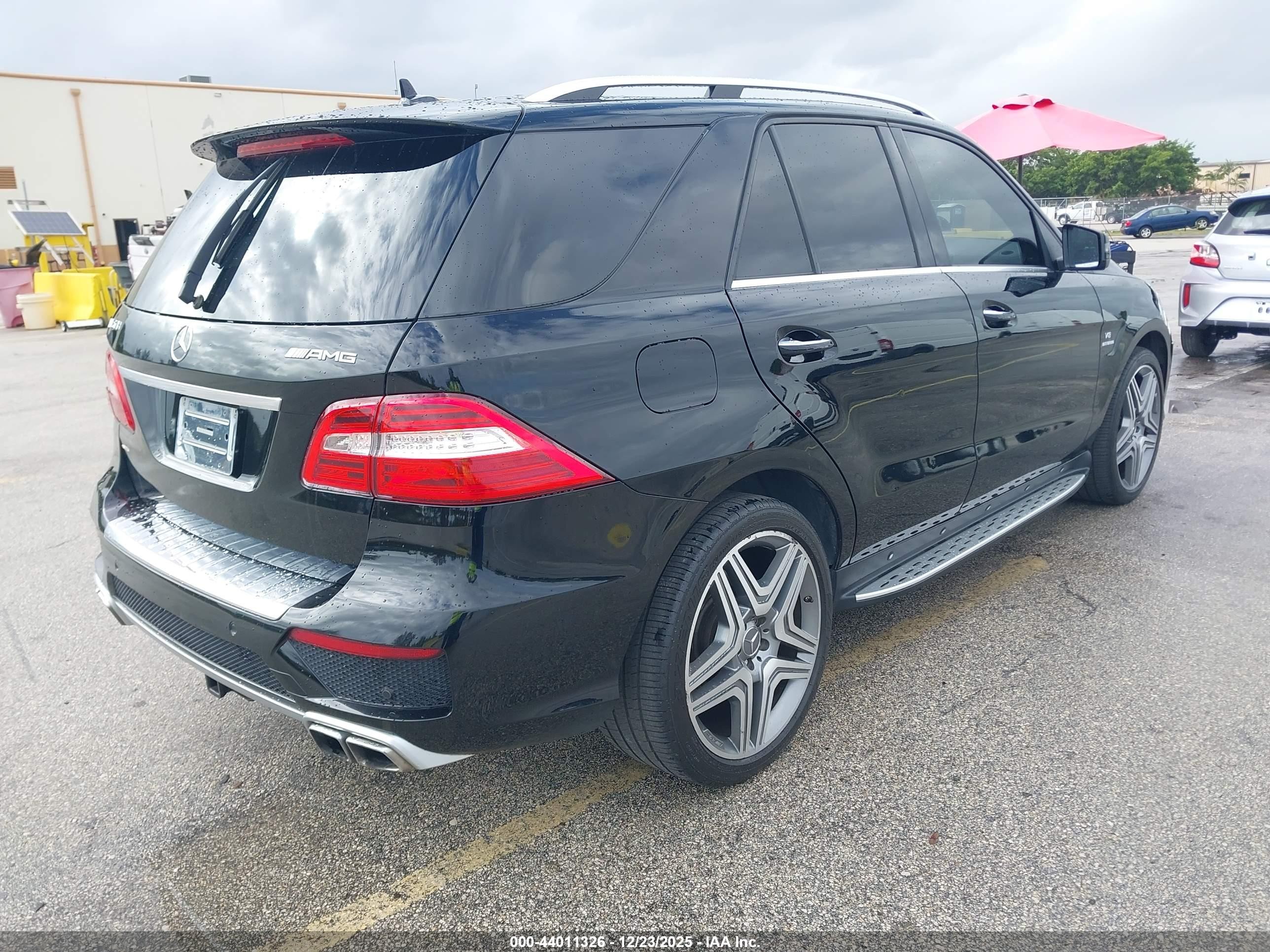 2014 Mercedes-benz Ml 63 Amg 4matic Черный vin: 4JGDA7EB6EA335861