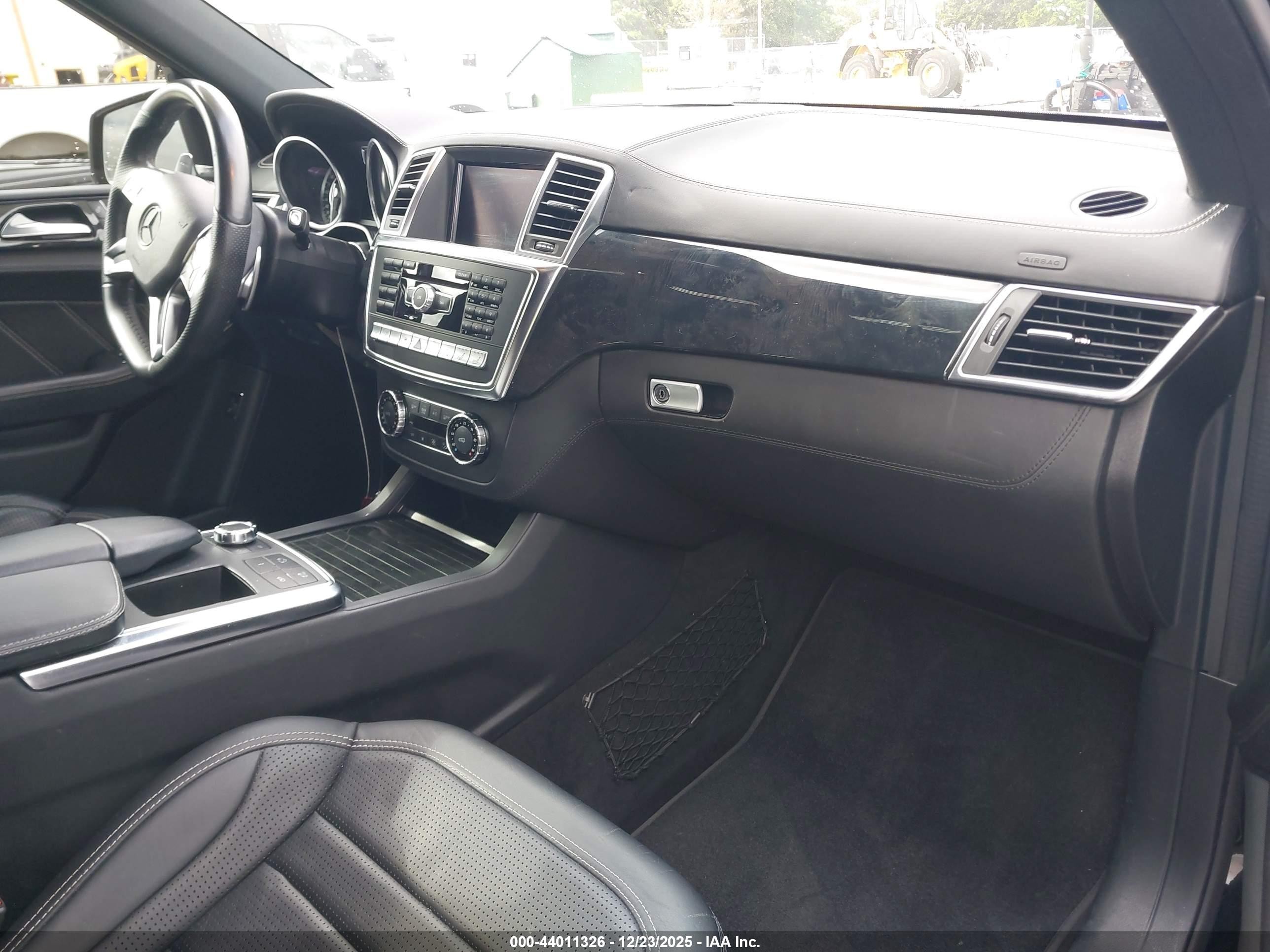 2014 Mercedes-benz Ml 63 Amg 4matic Черный vin: 4JGDA7EB6EA335861