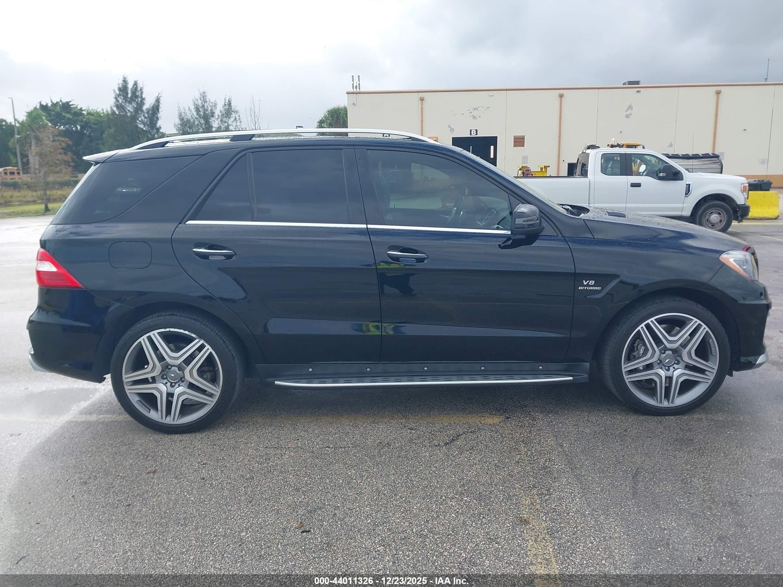 2014 Mercedes-benz Ml 63 Amg 4matic Черный vin: 4JGDA7EB6EA335861