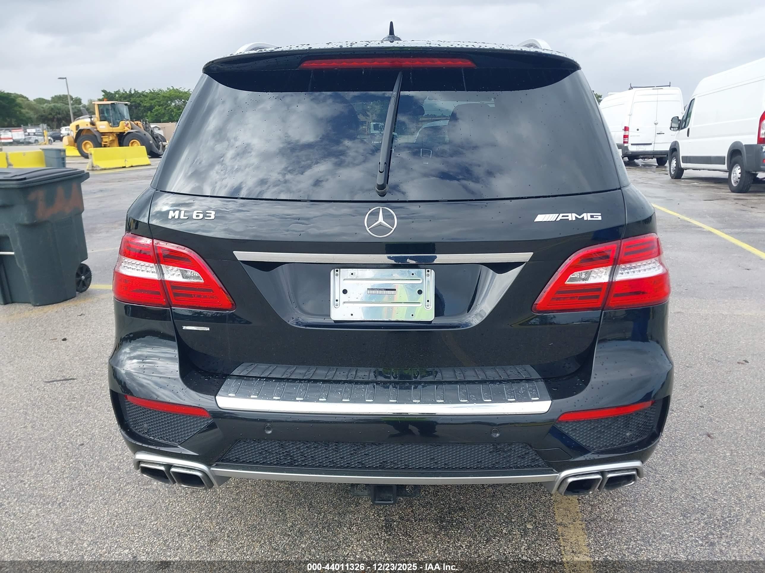 2014 Mercedes-benz Ml 63 Amg 4matic Черный vin: 4JGDA7EB6EA335861