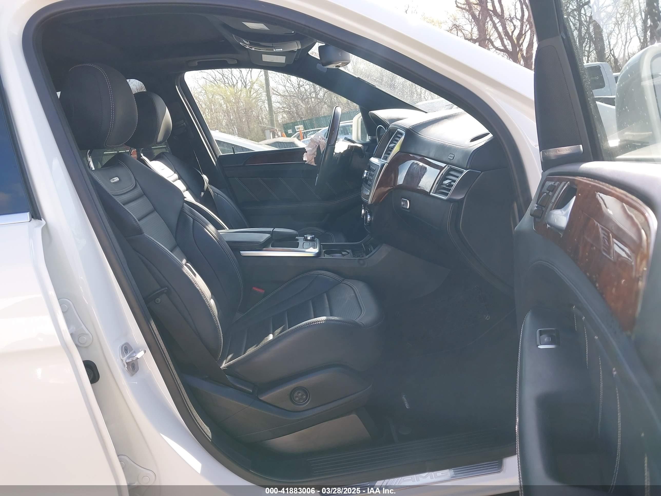 2015 Mercedes-benz Ml 63 Amg 4matic Белый vin: 4JGDA7EB6FA471585