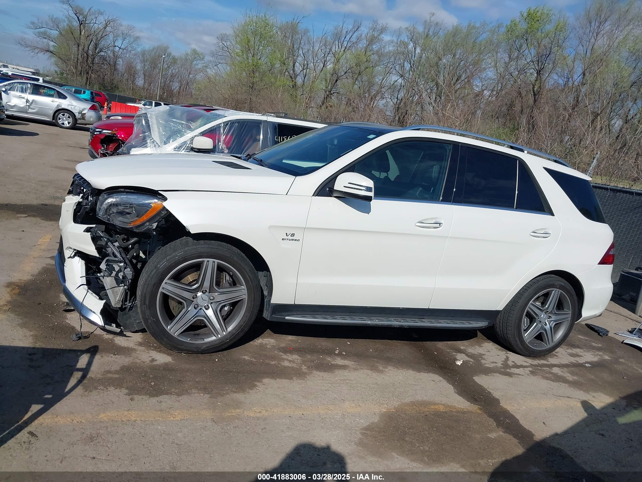 2015 Mercedes-benz Ml 63 Amg 4matic Белый vin: 4JGDA7EB6FA471585