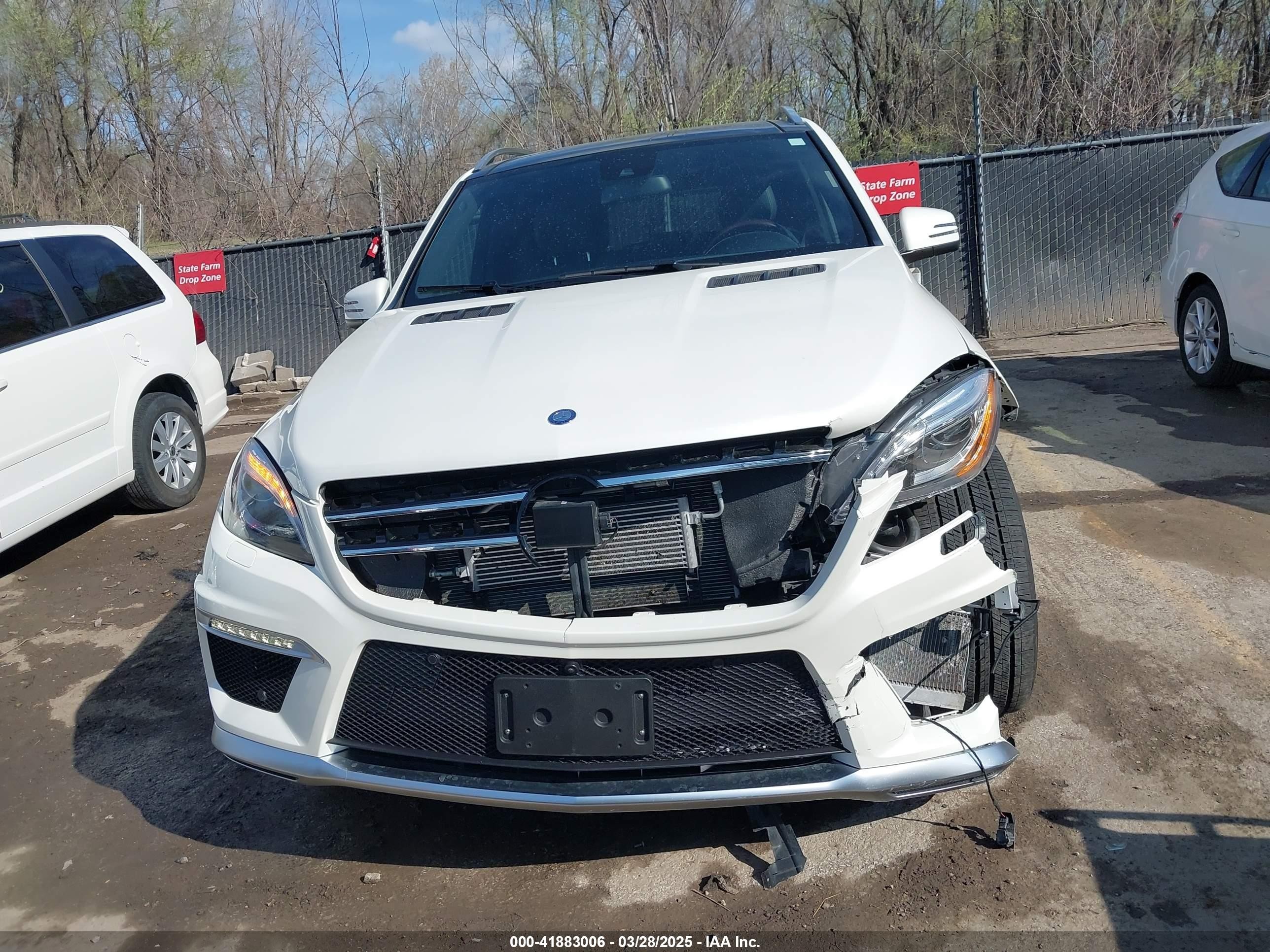 2015 Mercedes-benz Ml 63 Amg 4matic Белый vin: 4JGDA7EB6FA471585