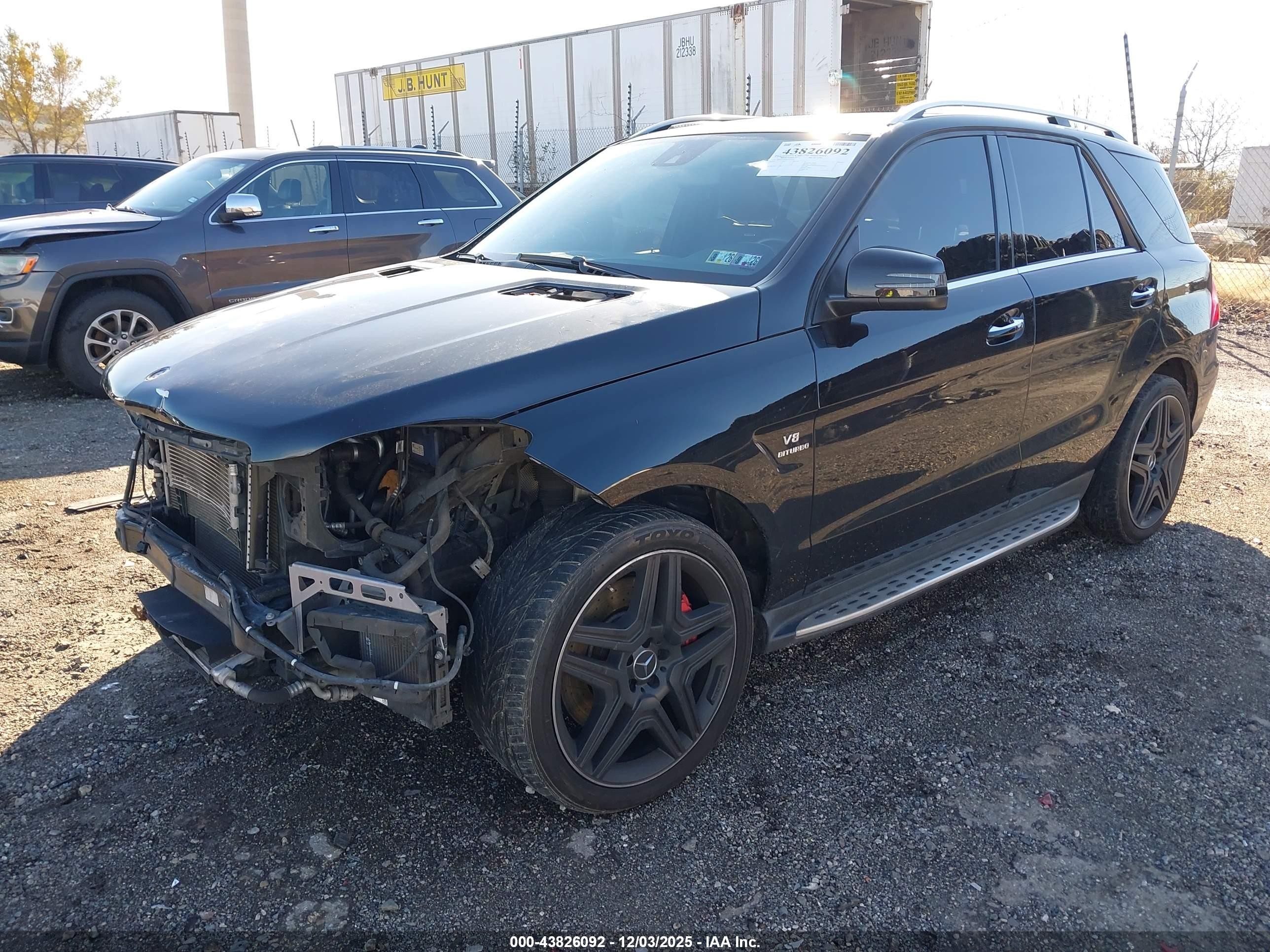 2015 Mercedes-benz Ml 63 Amg 4matic Черный vin: 4JGDA7EB9FA471256