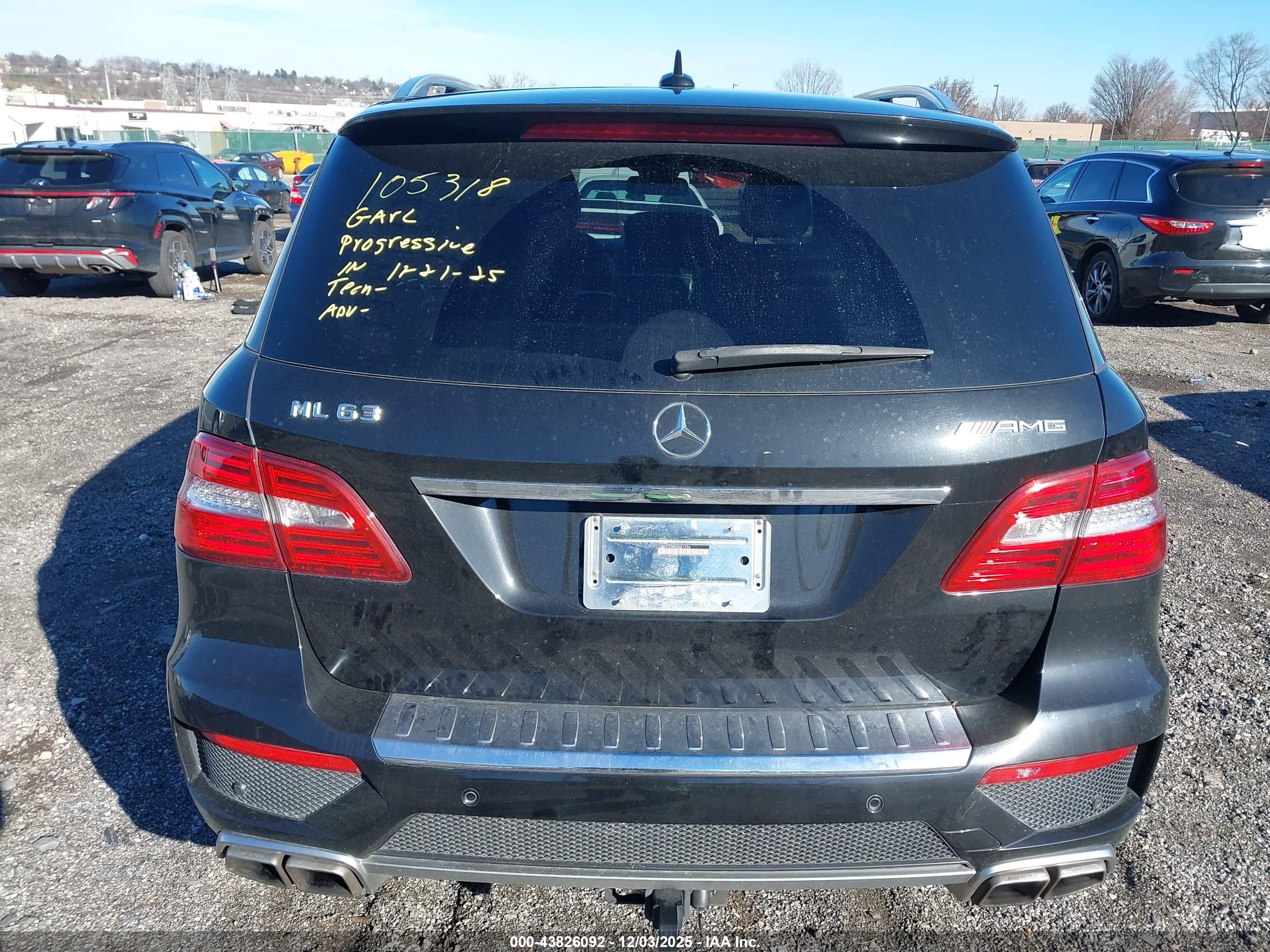 2015 Mercedes-benz Ml 63 Amg 4matic Черный vin: 4JGDA7EB9FA471256