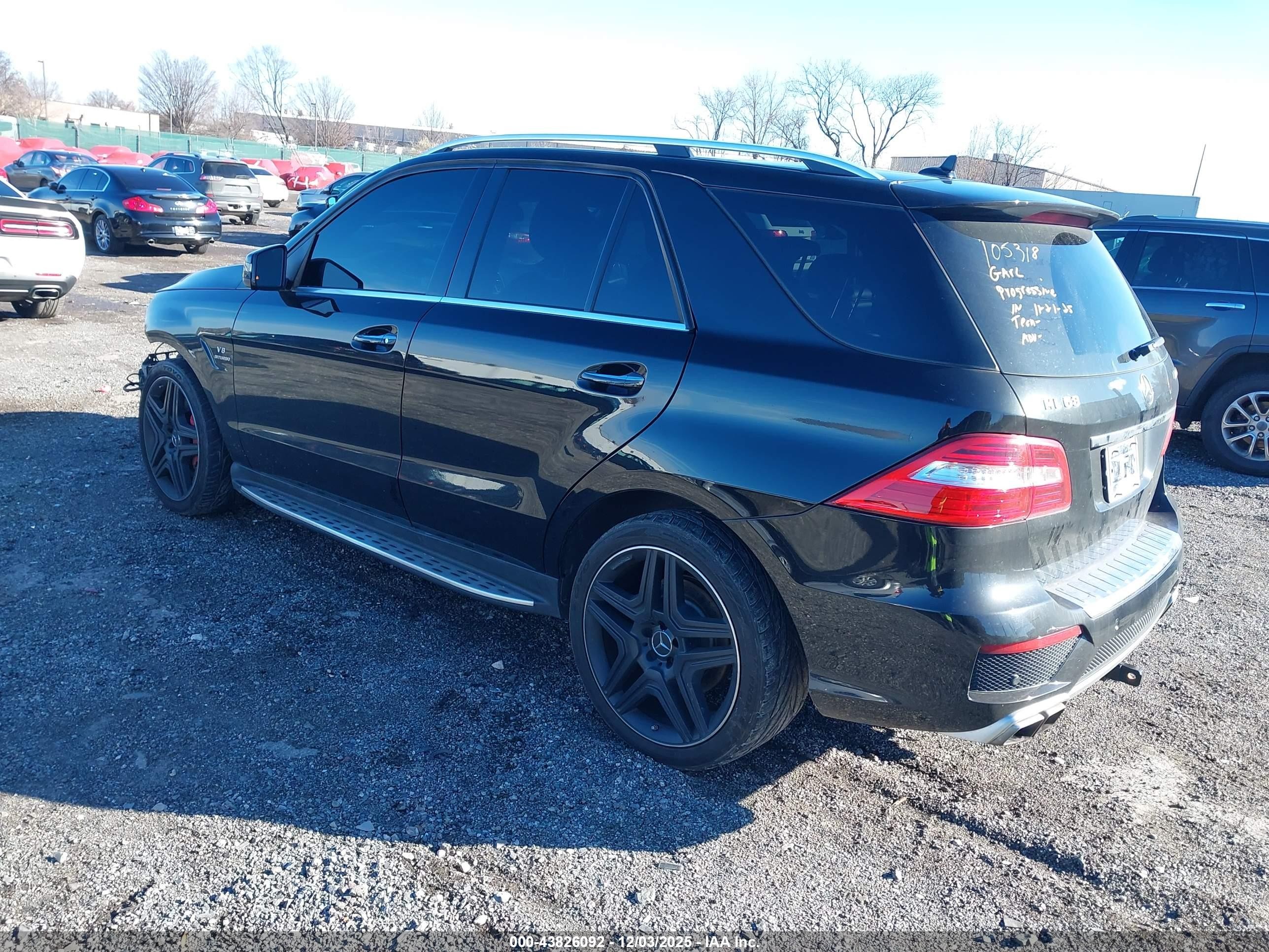 2015 Mercedes-benz Ml 63 Amg 4matic Черный vin: 4JGDA7EB9FA471256