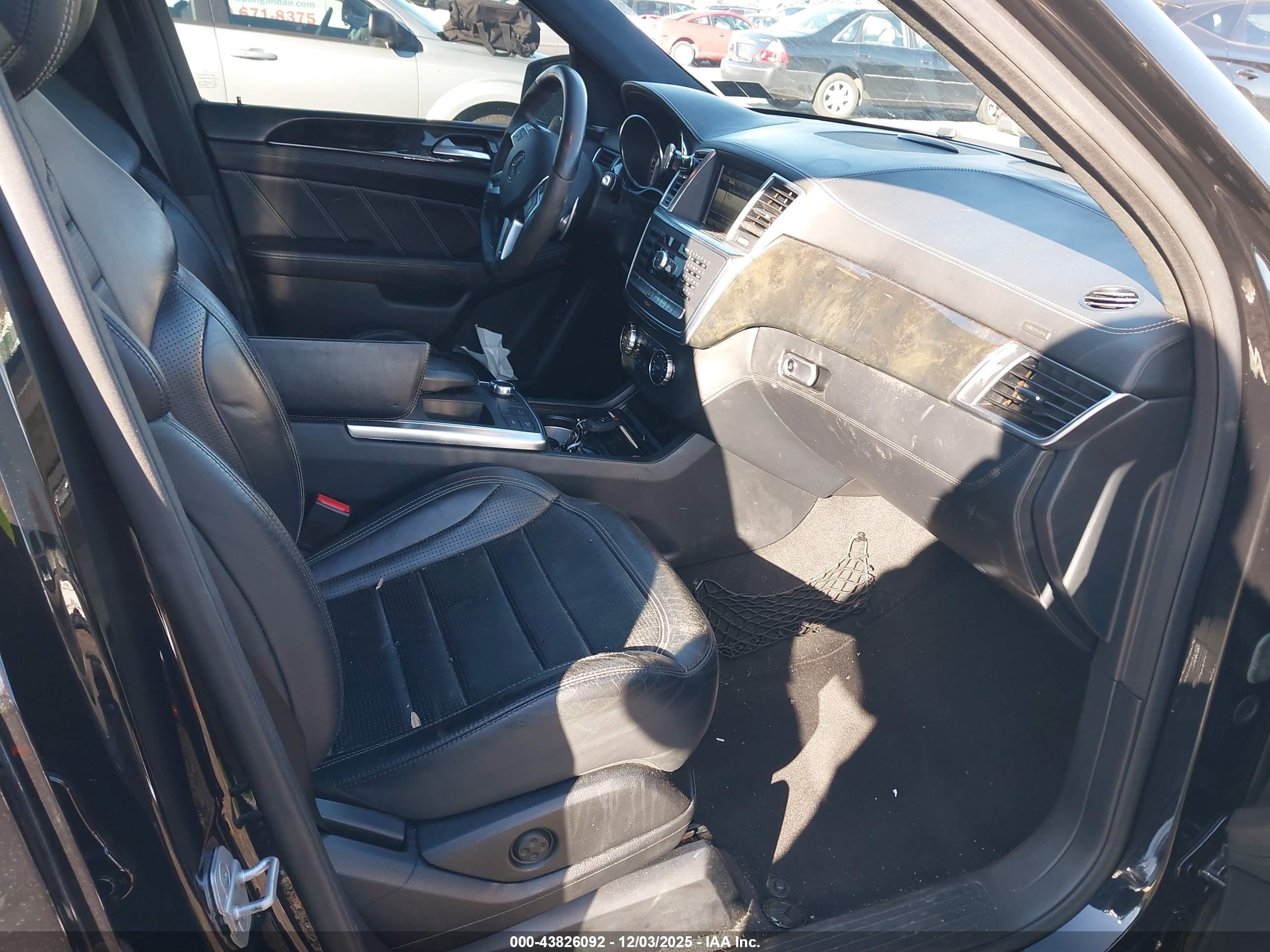 2015 Mercedes-benz Ml 63 Amg 4matic Черный vin: 4JGDA7EB9FA471256