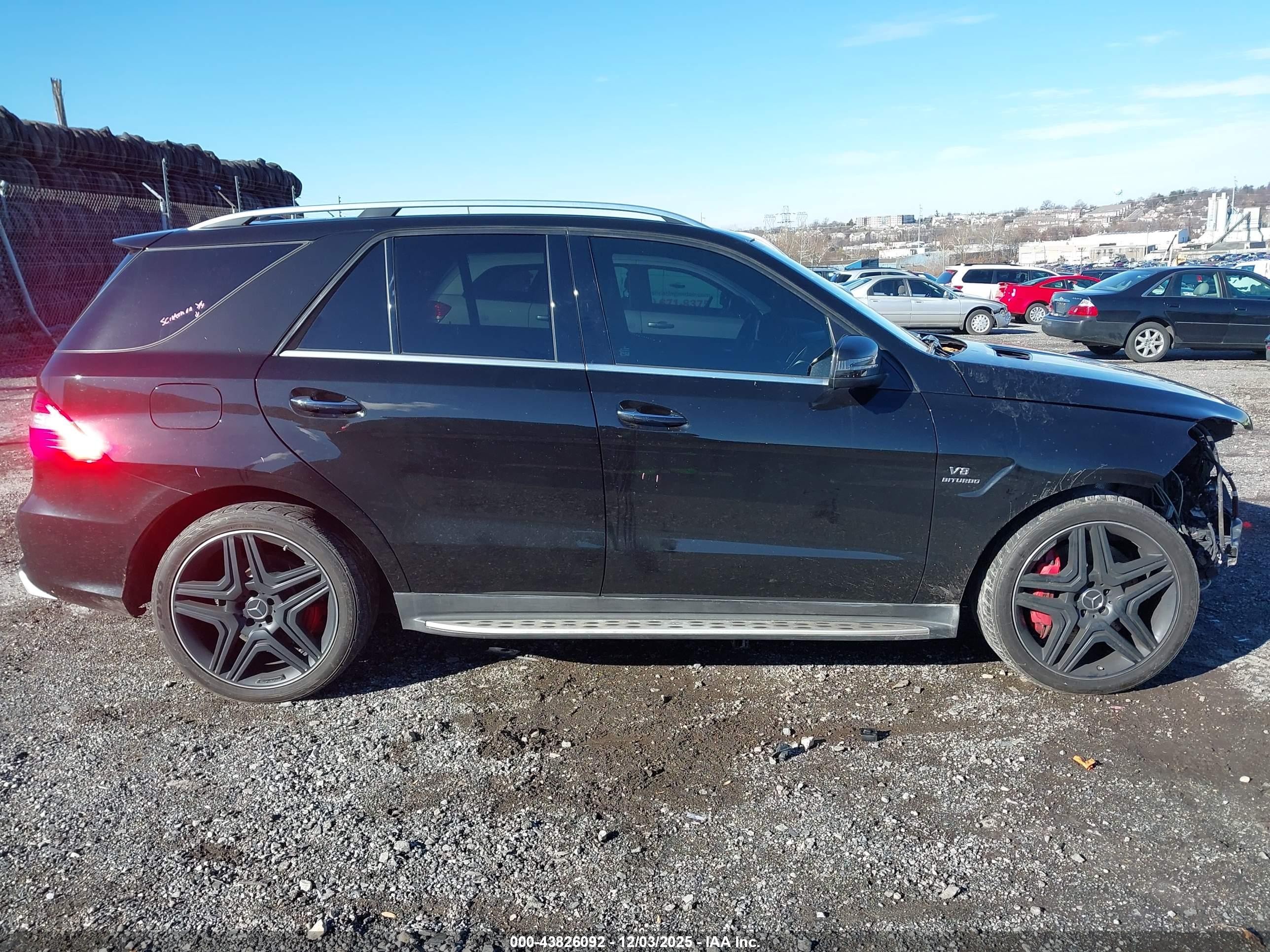 2015 Mercedes-benz Ml 63 Amg 4matic Черный vin: 4JGDA7EB9FA471256