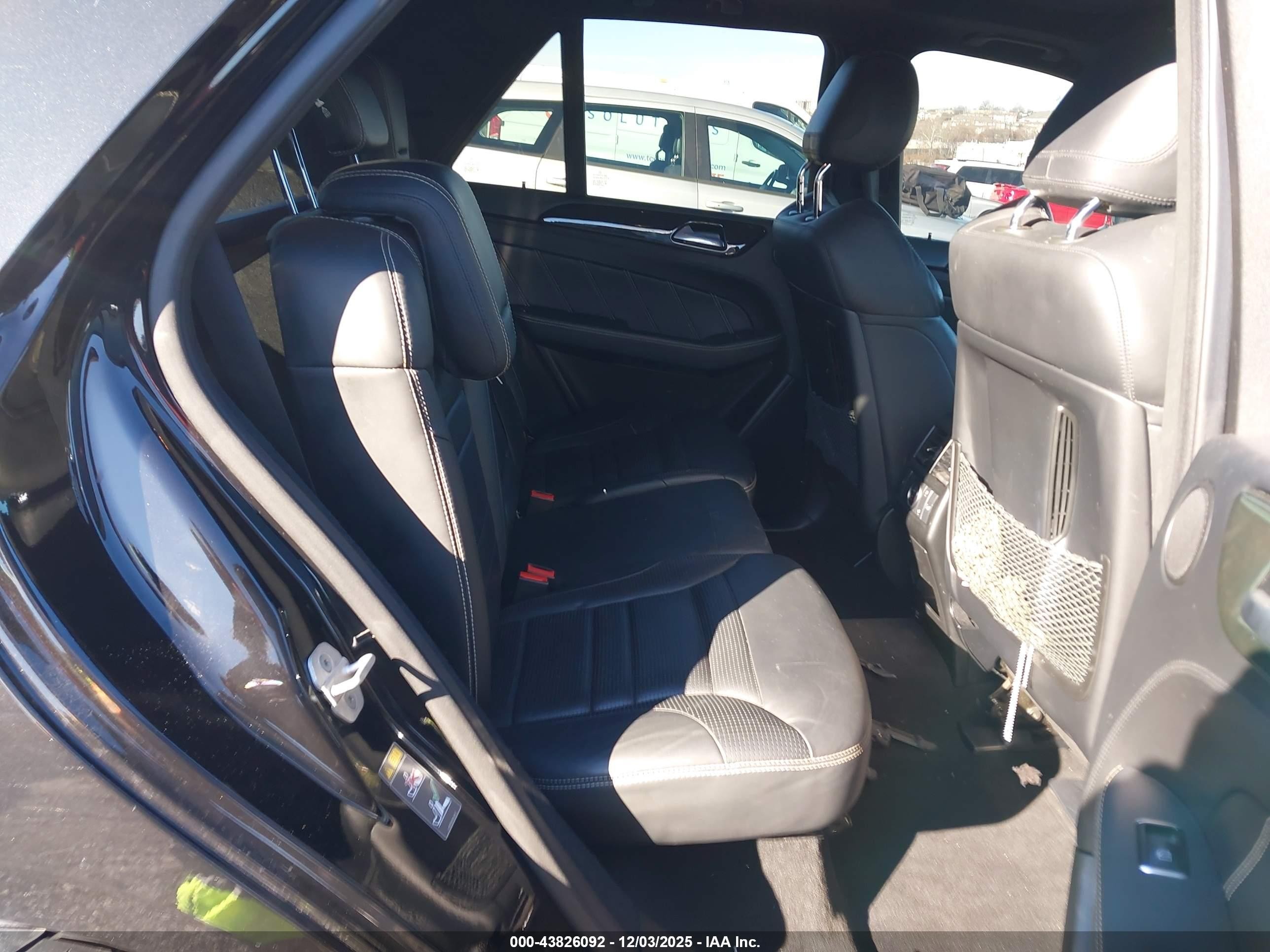 2015 Mercedes-benz Ml 63 Amg 4matic Черный vin: 4JGDA7EB9FA471256