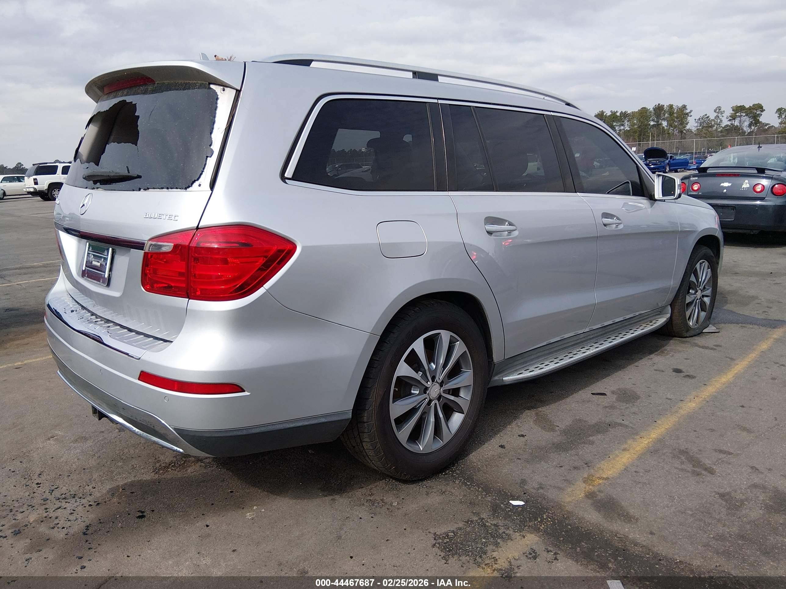2015 Mercedes-benz Gl 350 Bluetec 4matic Серебряный vin: 4JGDF2EE0FA520410