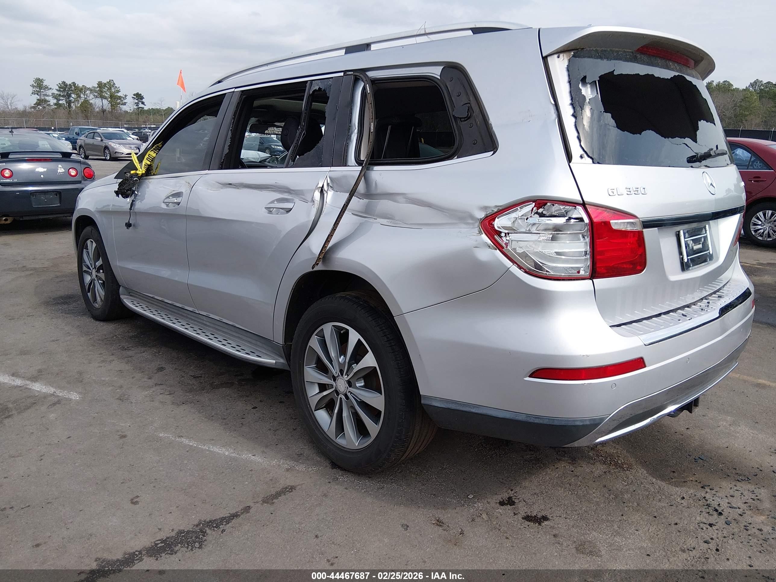 2015 Mercedes-benz Gl 350 Bluetec 4matic Серебряный vin: 4JGDF2EE0FA520410