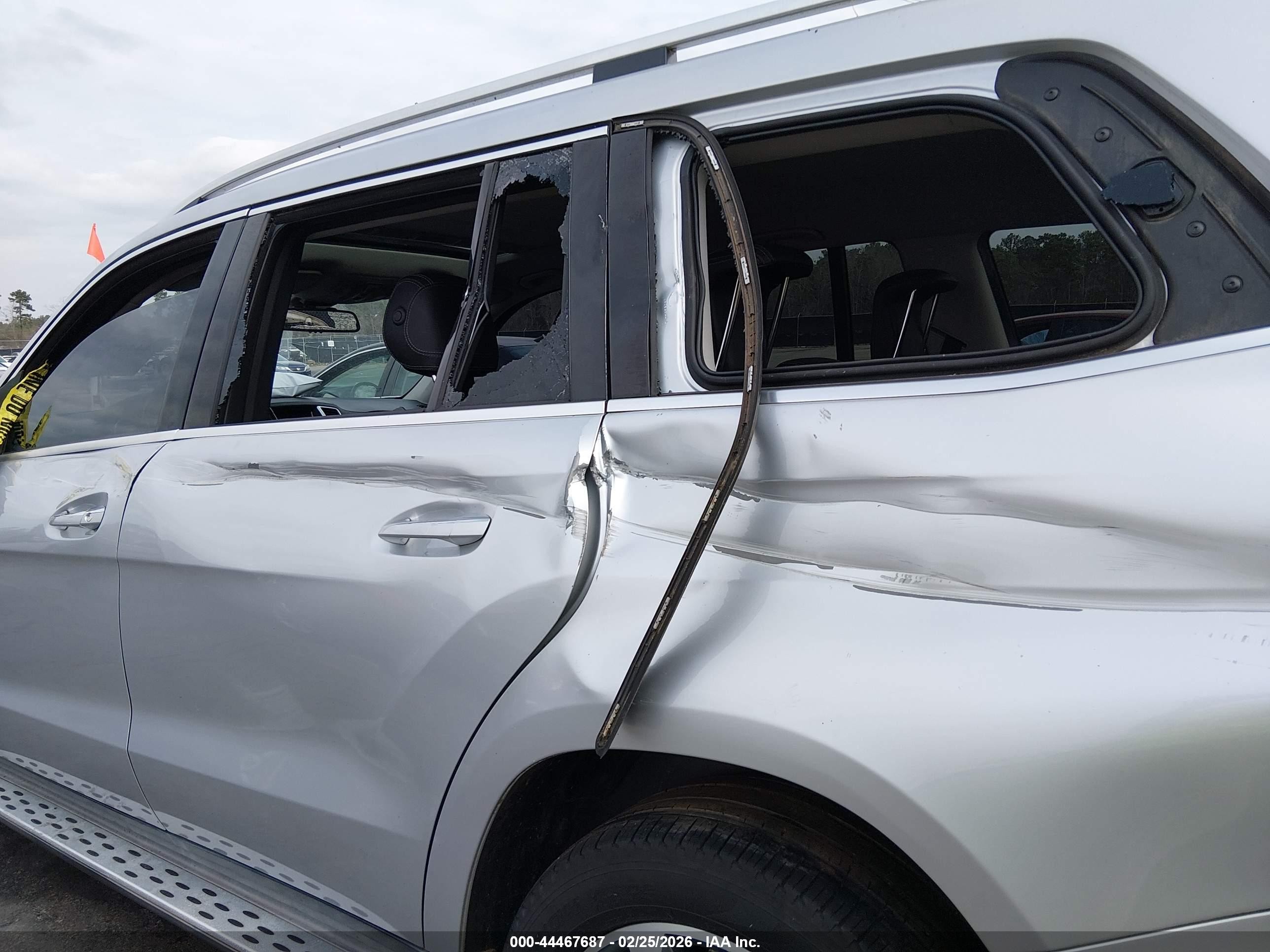 2015 Mercedes-benz Gl 350 Bluetec 4matic Серебряный vin: 4JGDF2EE0FA520410