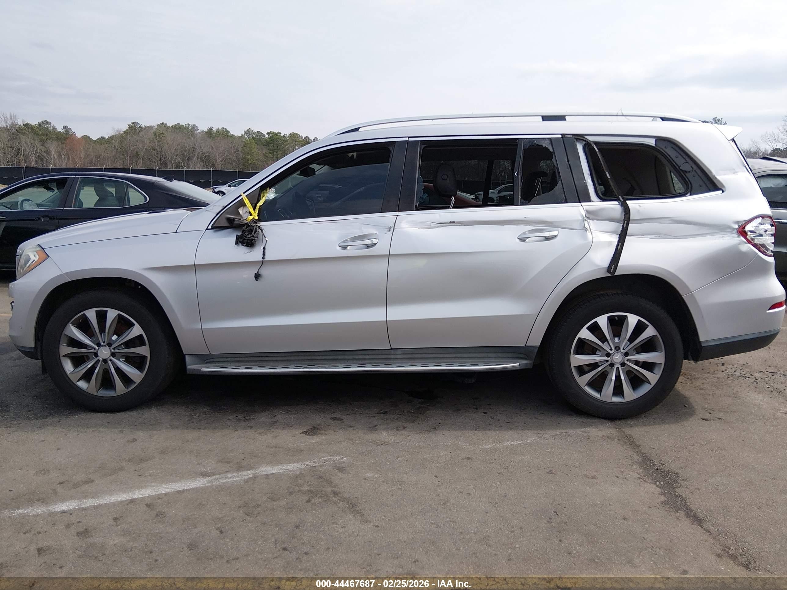 2015 Mercedes-benz Gl 350 Bluetec 4matic Серебряный vin: 4JGDF2EE0FA520410