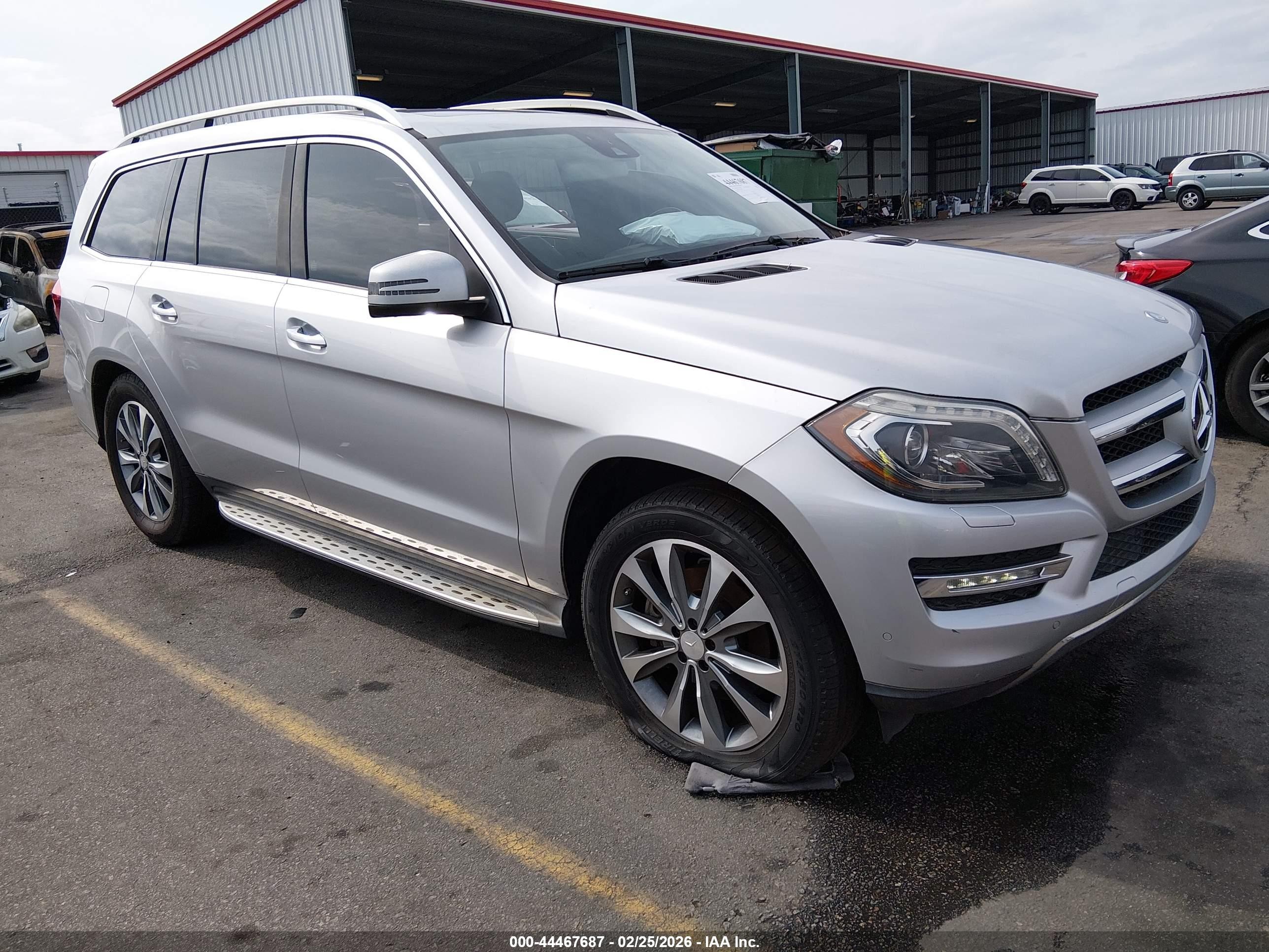 2015 Mercedes-benz Gl 350 Bluetec 4matic Серебряный vin: 4JGDF2EE0FA520410