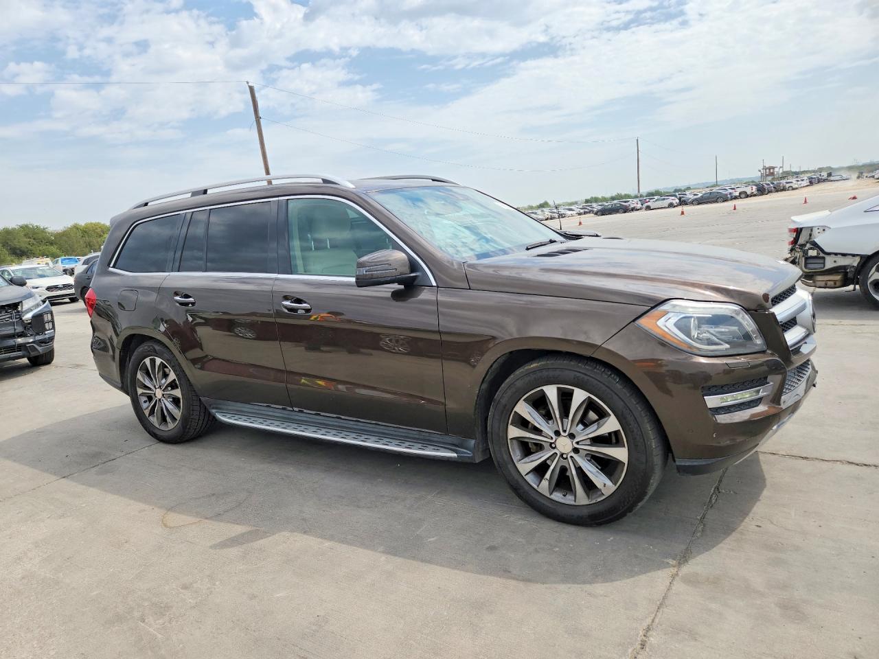 2013 Mercedes-benz Gl 350 Bluetec Brown vin: 4JGDF2EE1DA137198