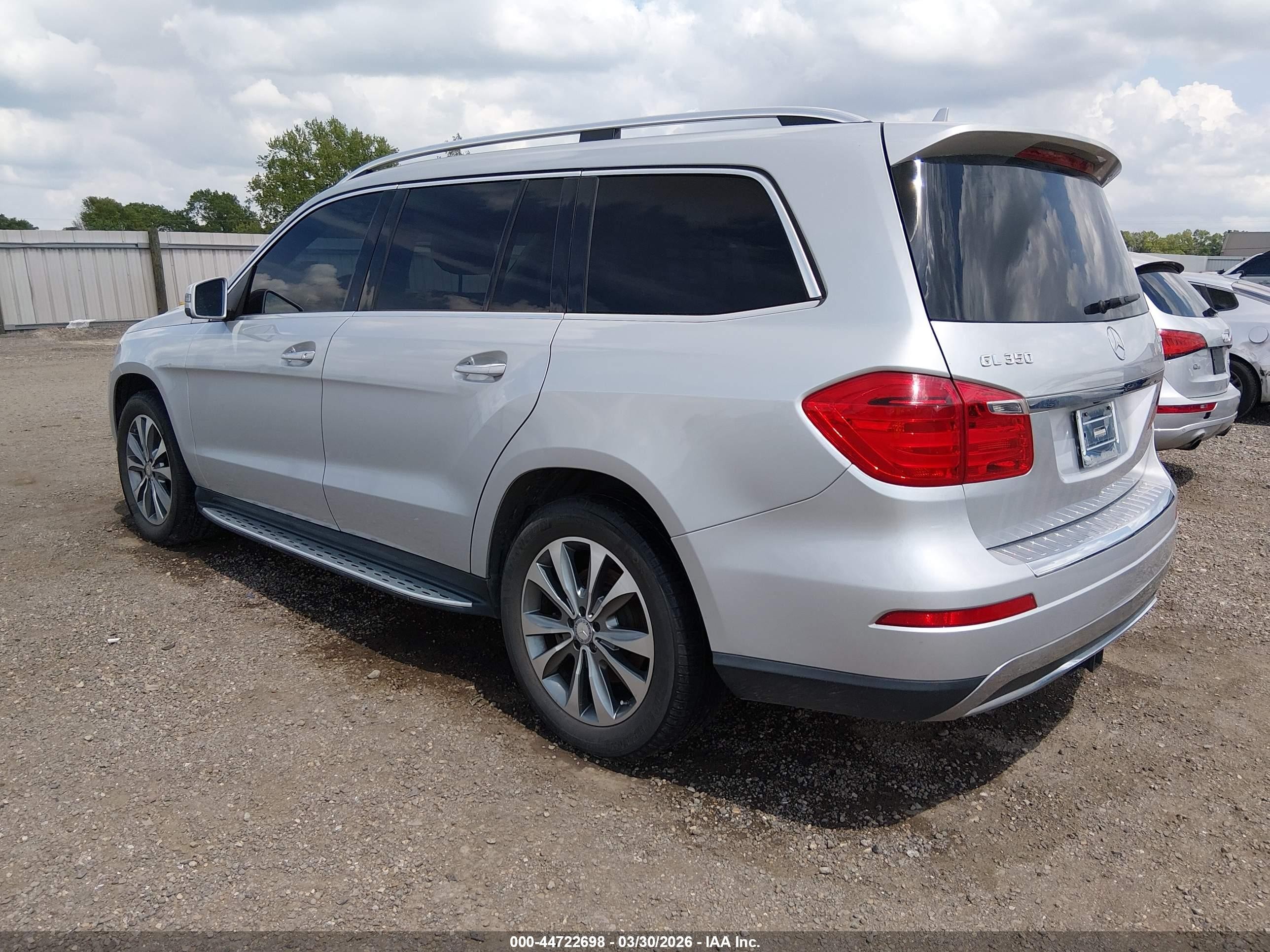 2015 Mercedes-benz Gl 350 Bluetec 4matic Серебряный vin: 4JGDF2EE2FA483344