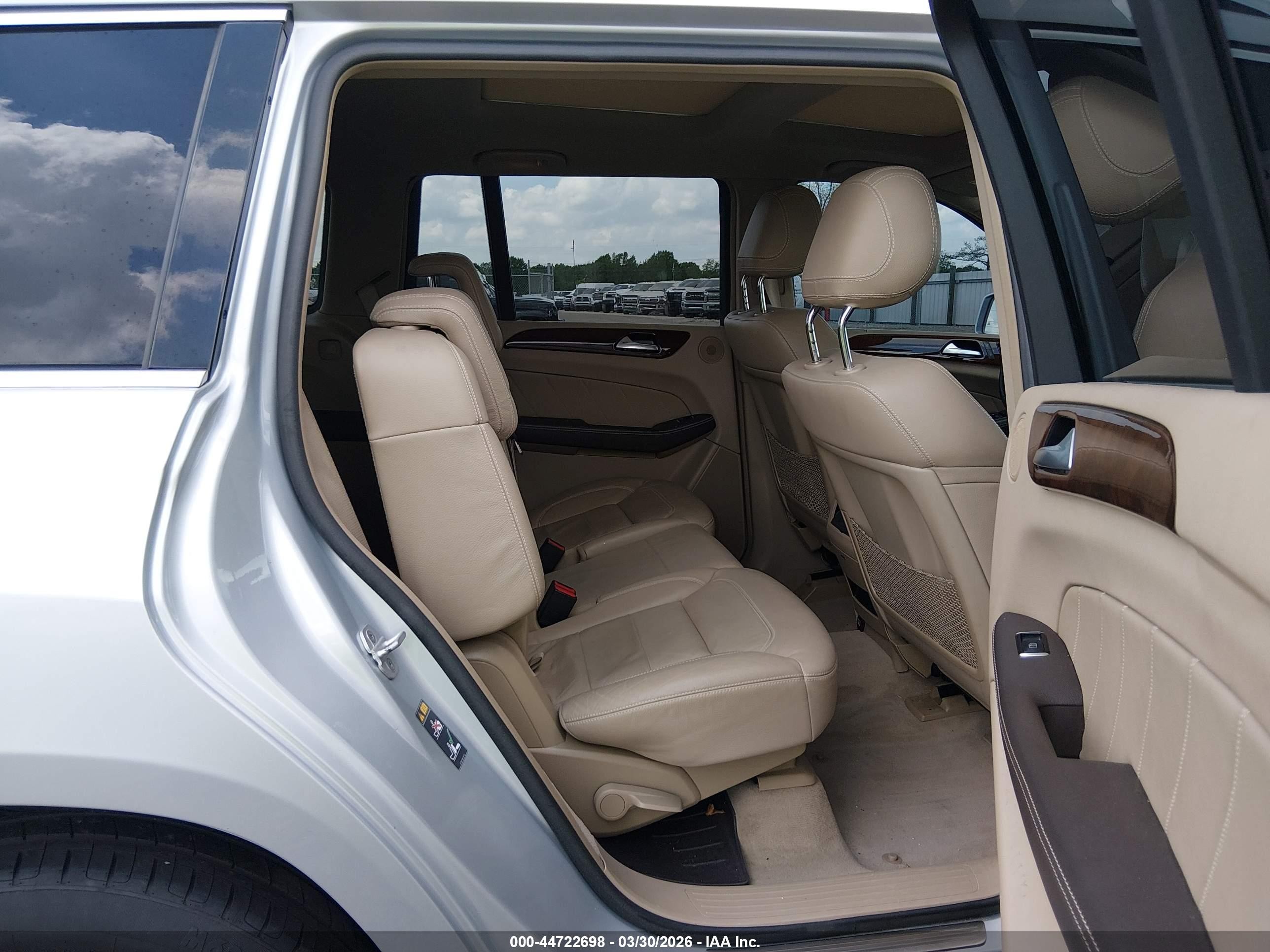 2015 Mercedes-benz Gl 350 Bluetec 4matic Серебряный vin: 4JGDF2EE2FA483344