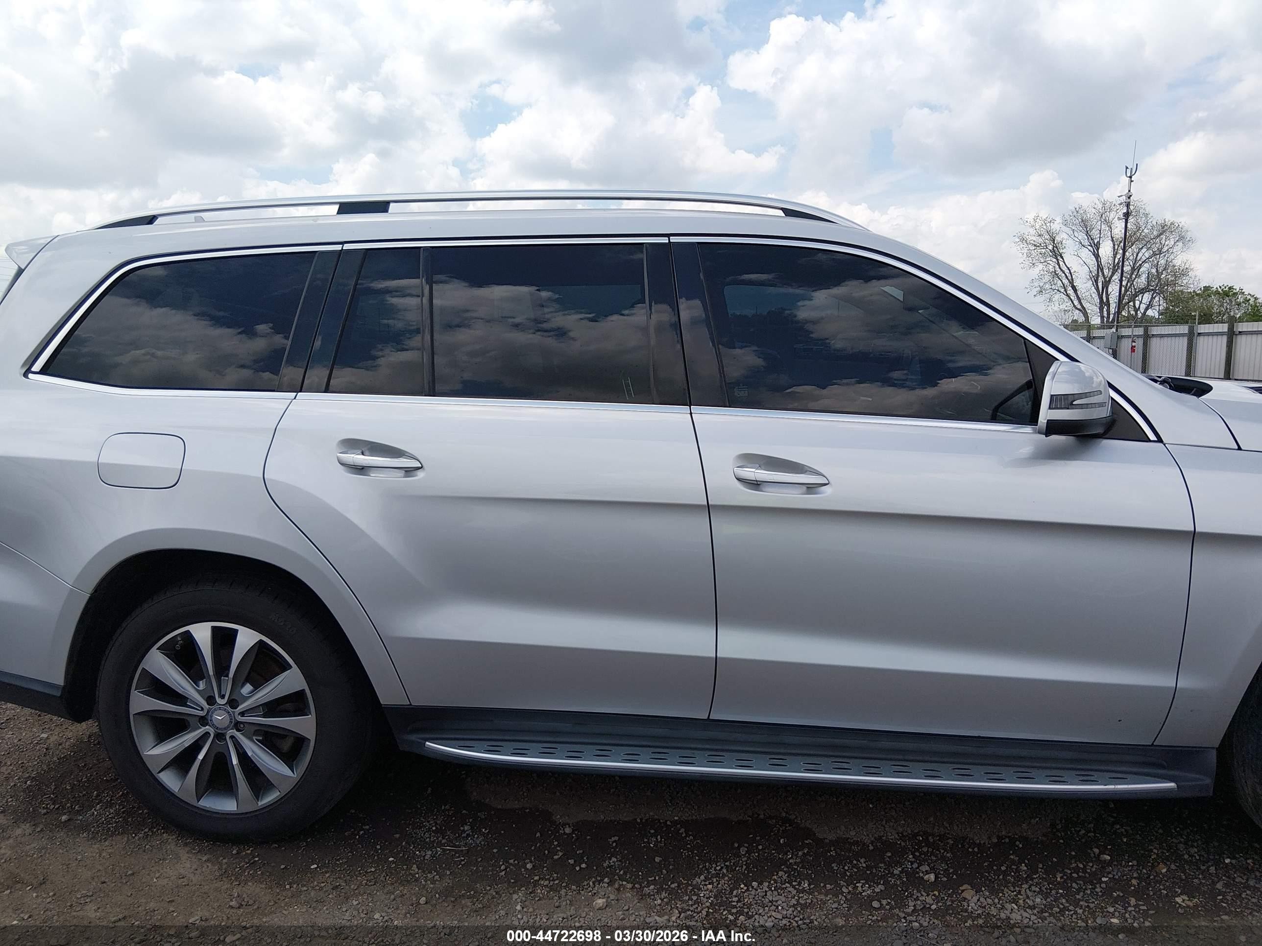 2015 Mercedes-benz Gl 350 Bluetec 4matic Серебряный vin: 4JGDF2EE2FA483344